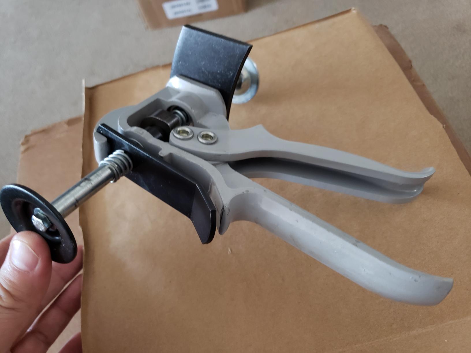 Lisle 24300 Speedy Brake Pad Spreader customer photo 2