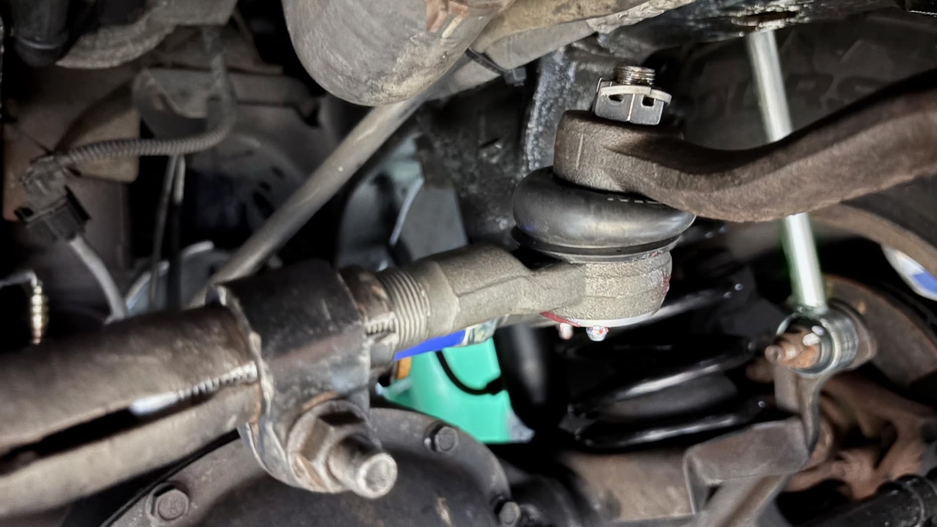 MOOG ES3096L Steering Tie Rod End for 1991-2006 Jeep Wrangler customer photo 2