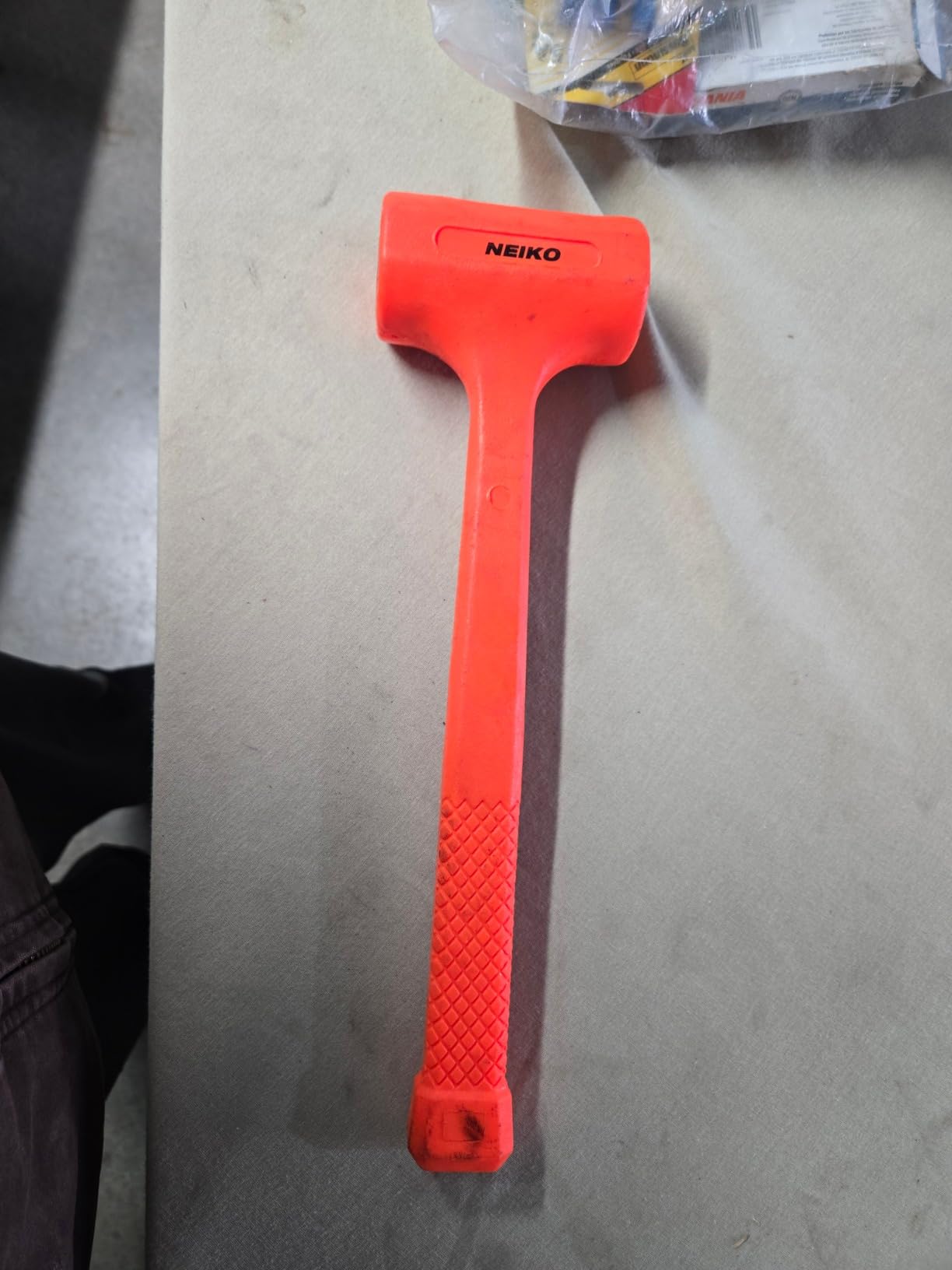 NEIKO 02847A 2 LB Dead Blow Hammer, Neon Orange | Unibody Molded | Checkered Grip | Spark and Rebound Resistant customer photo 2