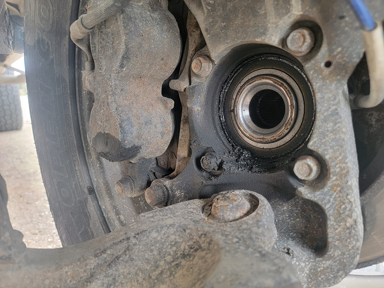 MOOG Front Wheel Bearing & Hub Assembly - Chevrolet Truck Bearing Hub Replacement - Designed for Chevrolet Silverado - Heavy Duty Assembly for Road Stability customer photo 2