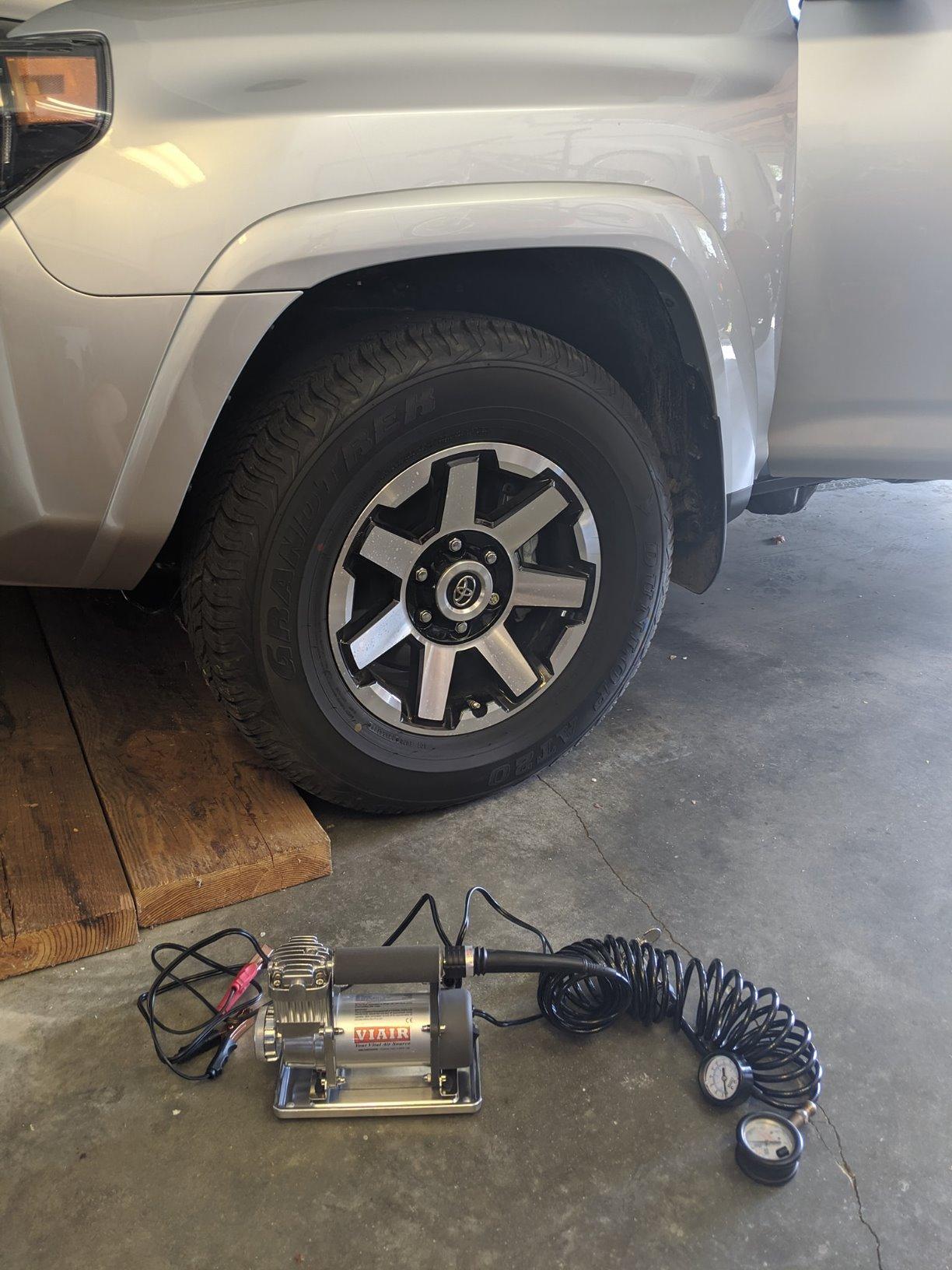 VIAIR 300P - 30033 Tire Inflator Portable Offroad Air Compressor for Truck & SUV, 12V On/Off Road Tire Pump Air Compressor Portable Heavy Duty 150 PSI customer photo 2