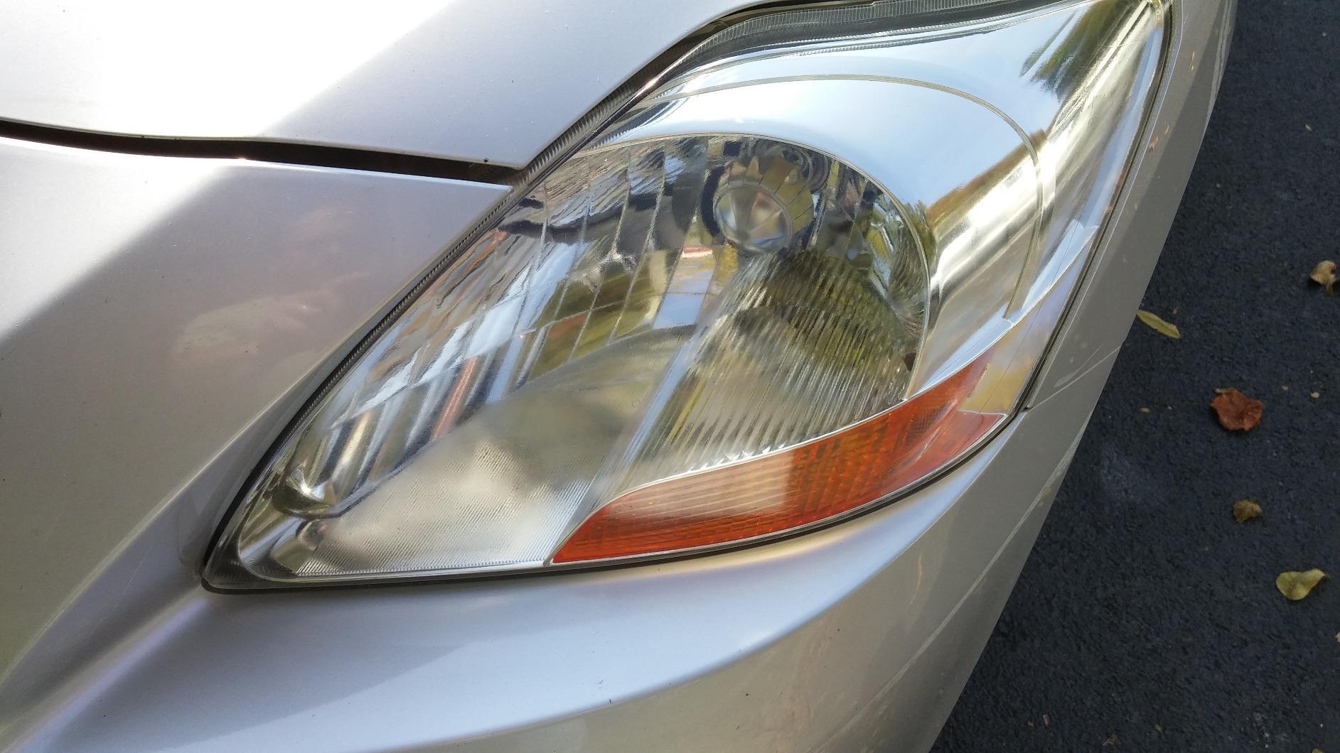 Turtle Wax Headlight Restoration Kit, Removes Oxidation and Yellowing, Restores to Like-New Condition, Increases Visibility and Brightness for Safer Driving, Easy Application customer photo 1