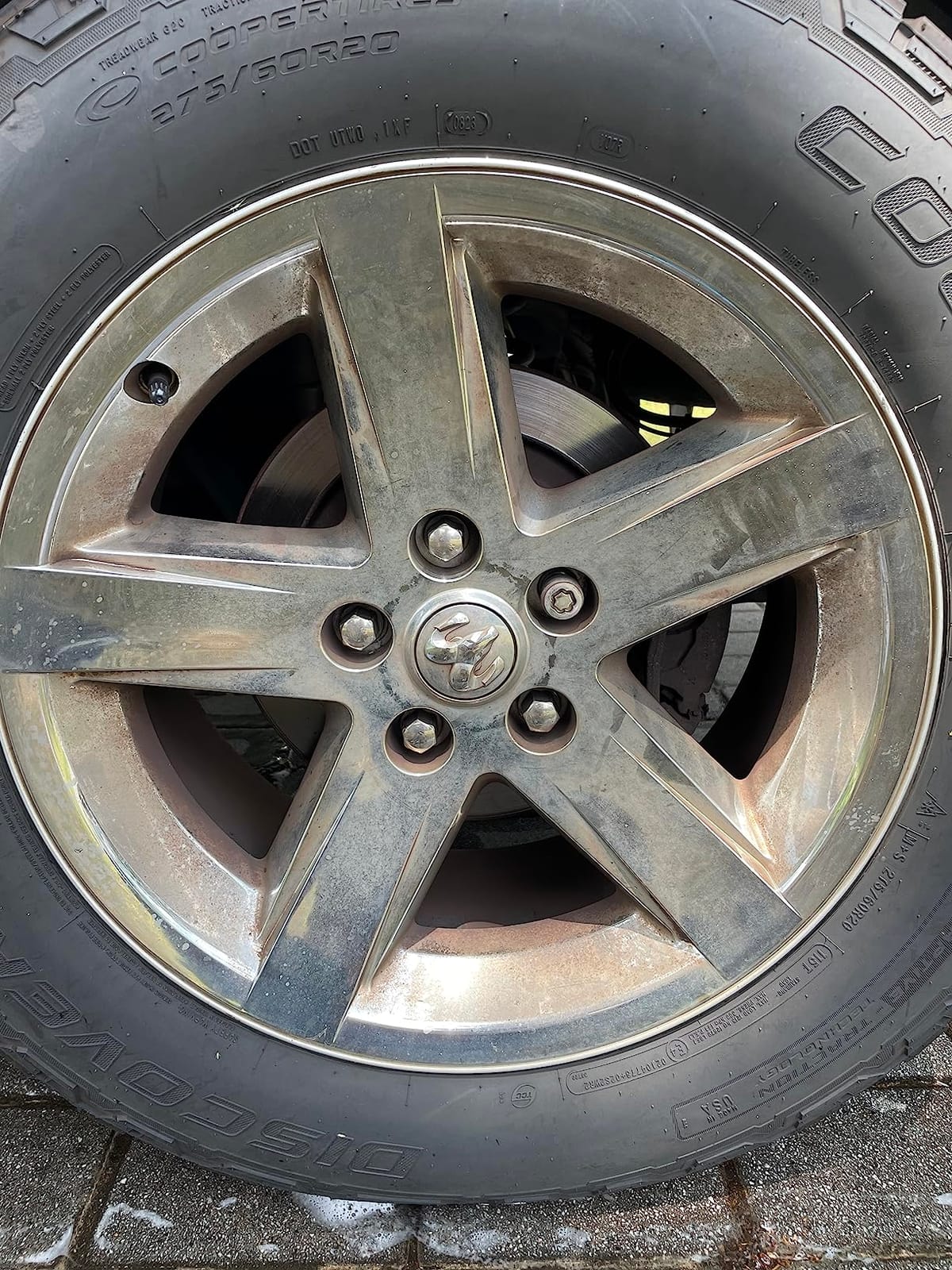 Chemical Guys, Diablo Gel Foaming Wheel & Rim Cleaner, All Finishes, 16 oz | Oxygen-infused gel clings to wheels and lifts brake dust, dirt and grime, safe on all wheel finishes customer photo 1