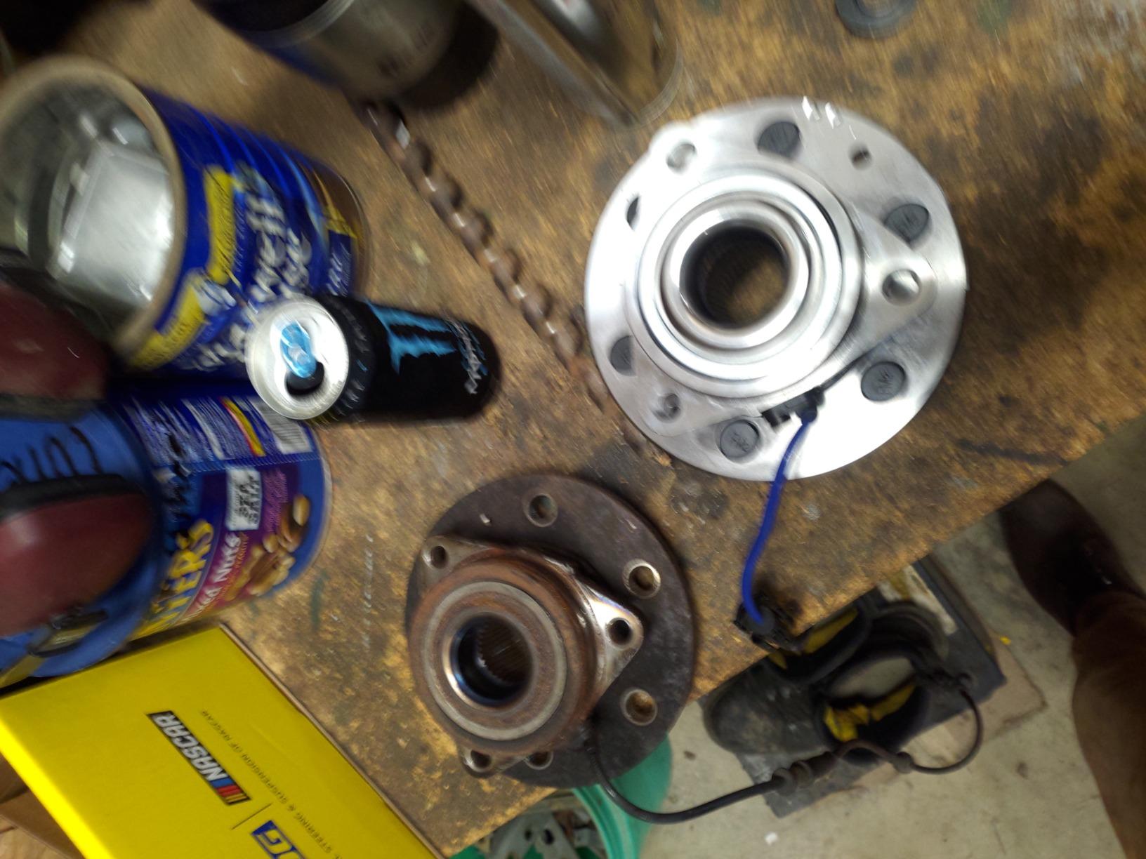 MOOG Front Wheel Bearing & Hub Assembly - Replacement Part for Chevrolet Truck - Reliable Wheel Hub Assembly & Rear Bearing customer photo 2