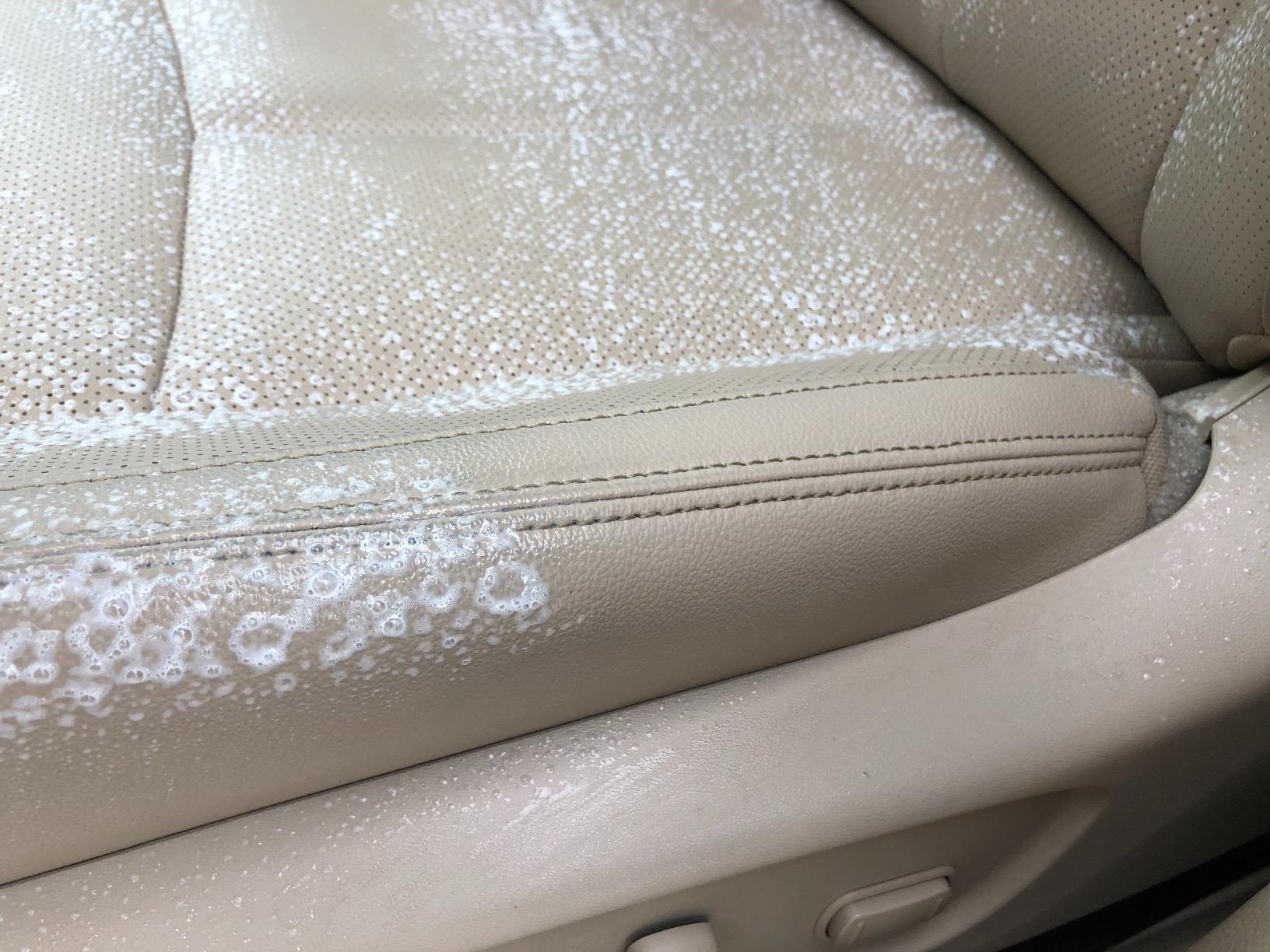 SONAX Leather Foam 289300 - 2 in 1 Aerosol Leather Cleaner and Conditioner for Perforated Air Conditioned/Heated Seats with UV Protection, 13.02 oz customer photo 1