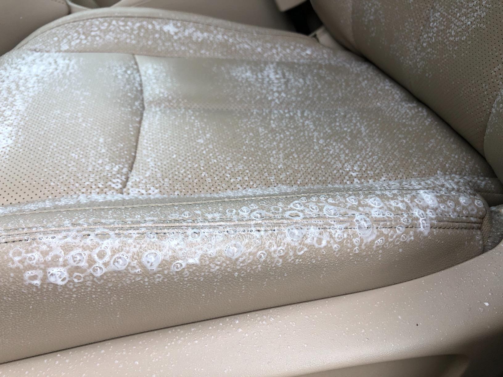 SONAX Leather Foam 289300 - 2 in 1 Aerosol Leather Cleaner and Conditioner for Perforated Air Conditioned/Heated Seats with UV Protection, 13.02 oz customer photo 2