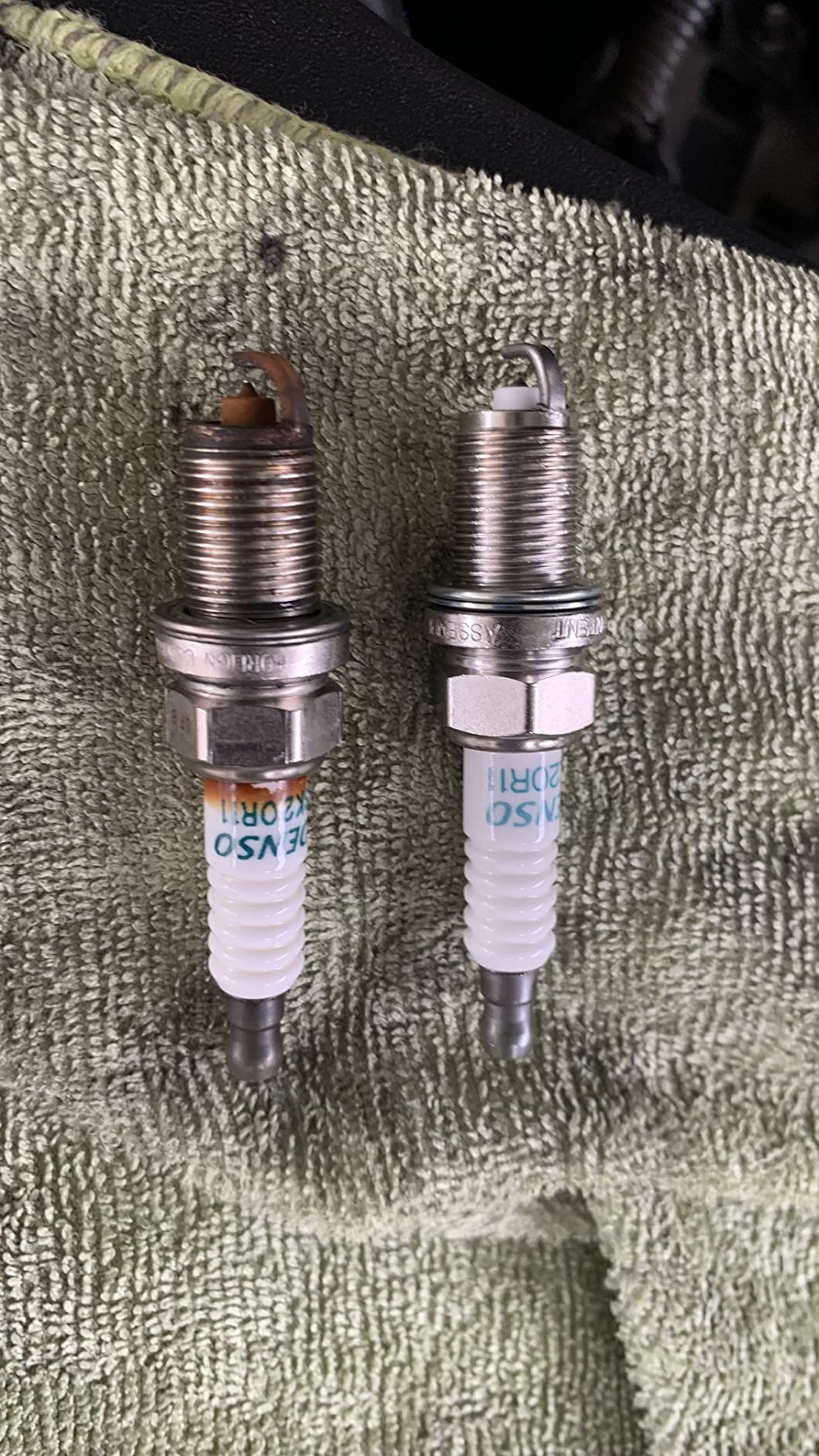 Denso (3297) SK20R11 Spark Plugs, Pack of 4 customer photo 2