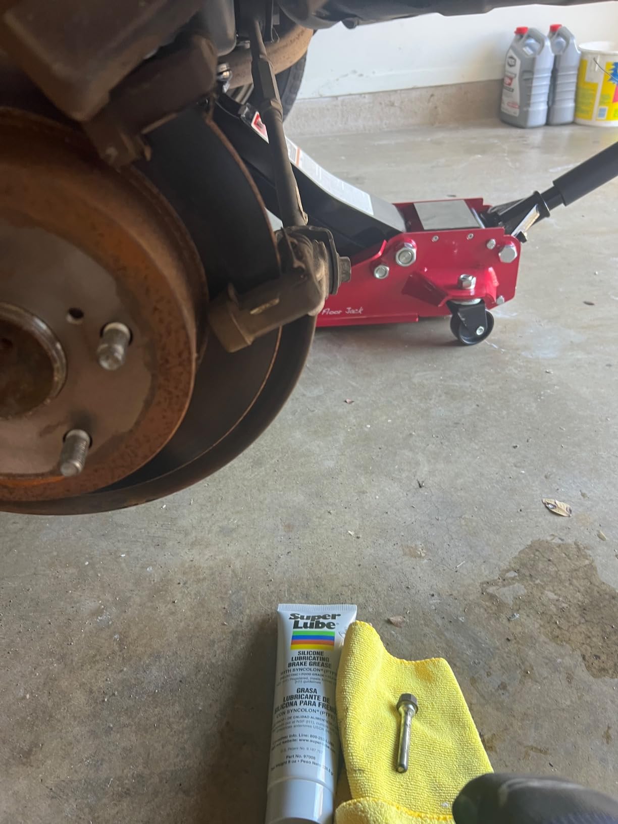 Super Lube 97008 Silicone Lubricating Brake Grease with PTFE, 8 oz Tube customer photo 1