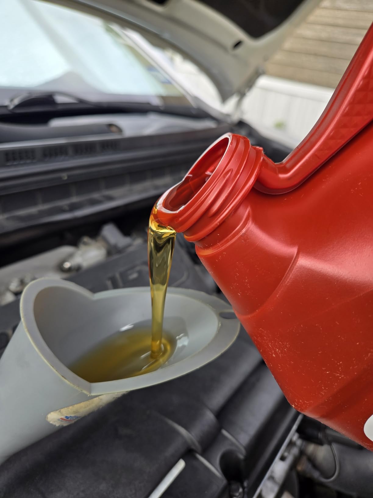 Valvoline MaxLife High Mileage 5W-30 Synthetic Blend Motor Oil 5 Quart customer photo 1