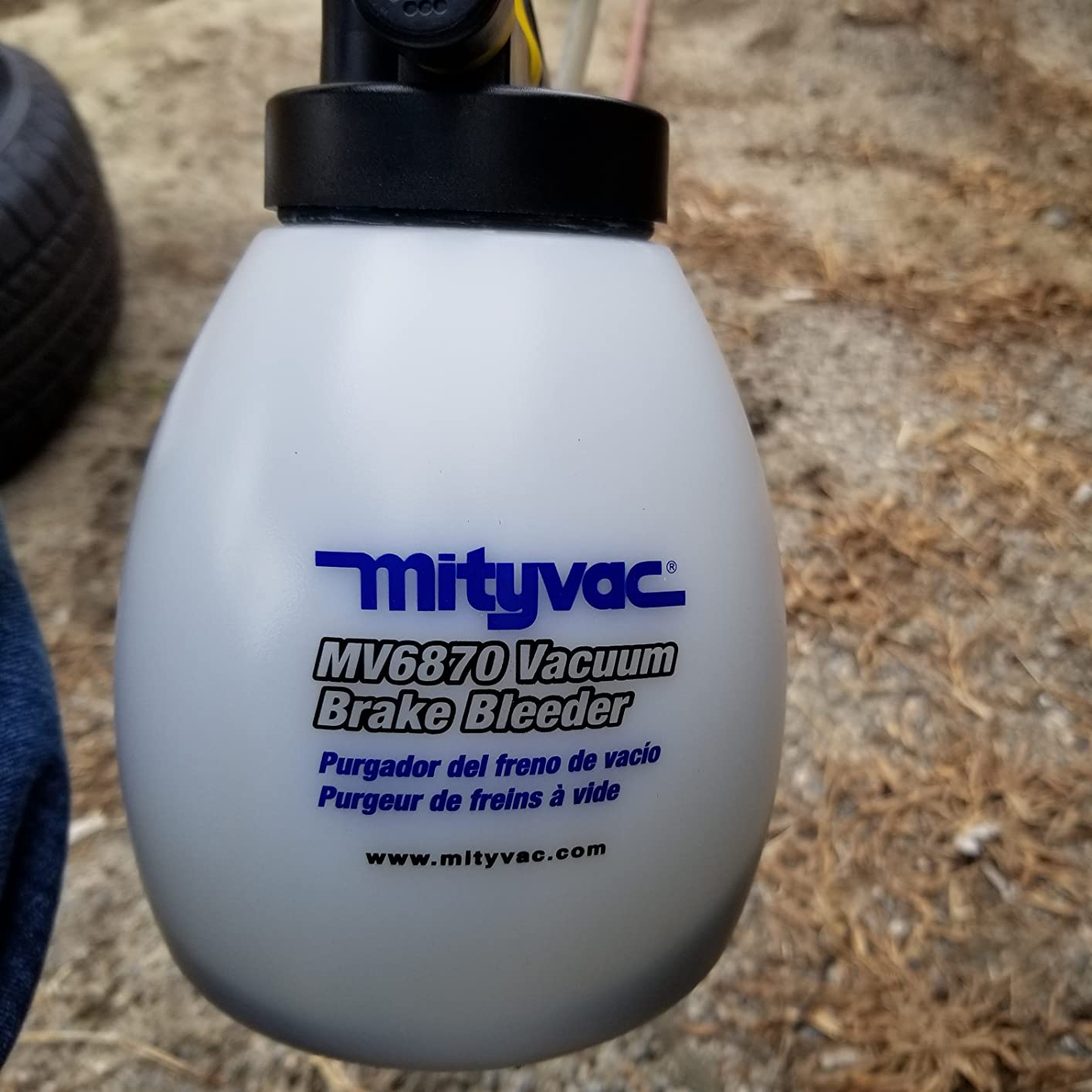 Mityvac MV6870 Hydraulic Brake and Clutch Vacuum Brake Bleeder, 1.3 Quart. Reservoir, Automatic Shutoff, Lever-Action Throttle, Integrated Hanging Hook, 4' Bleed Hose, Universal Screw Adapter customer photo 2