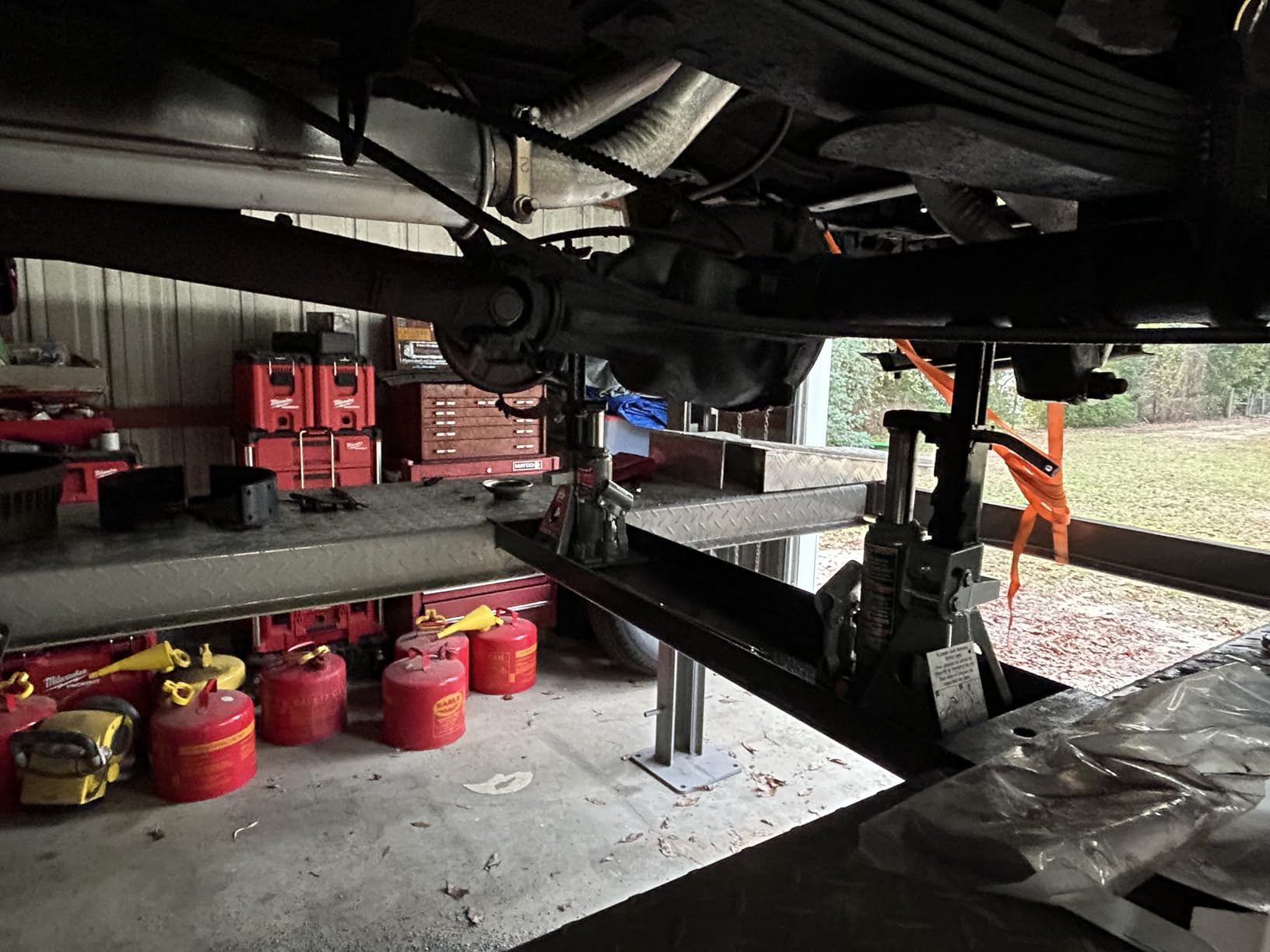 Powerbuilt 2 Ton UniJack Combination Hydraulic Bottle Jack / Jackstand in 1 Unit, Compact, Portable, Wide Base, for Unibody Sedans, CUVs, SUVs, Cars, - 620470 customer photo 2