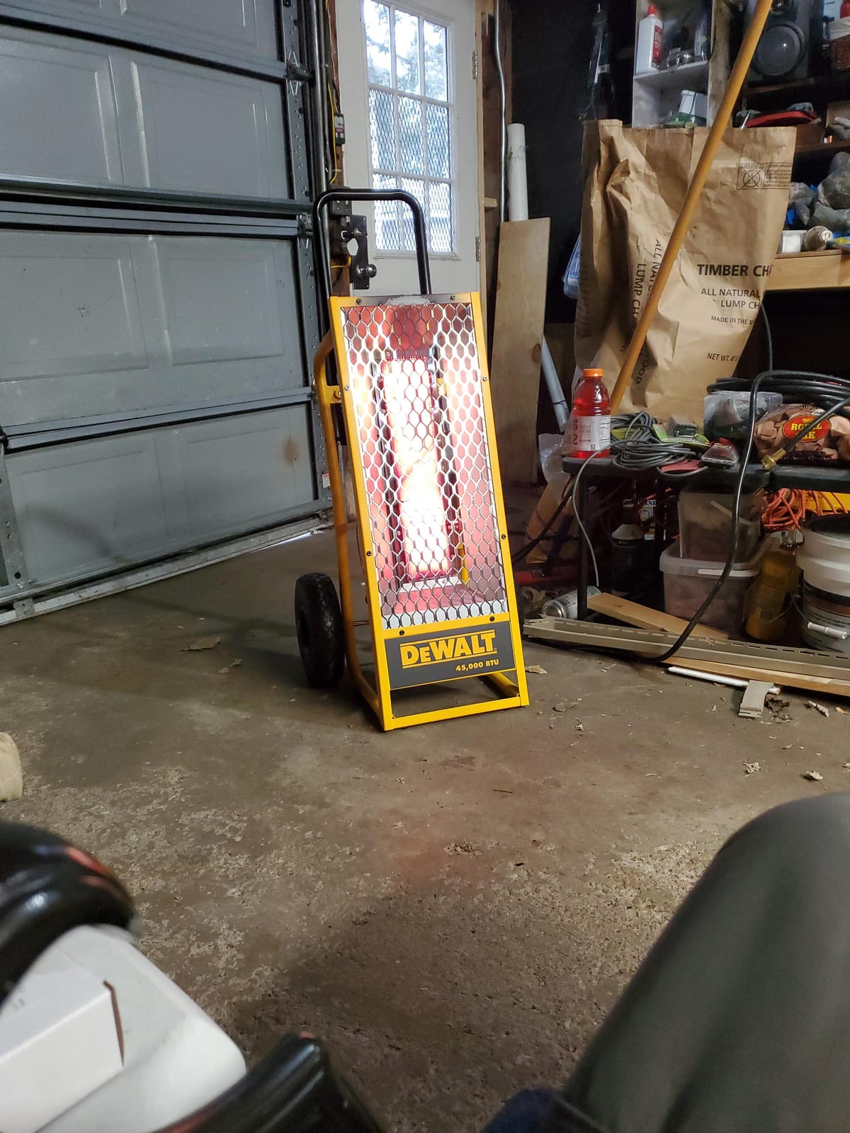 DEWALT 45,000 BTU Portable Radiant Propane Heater customer photo 1