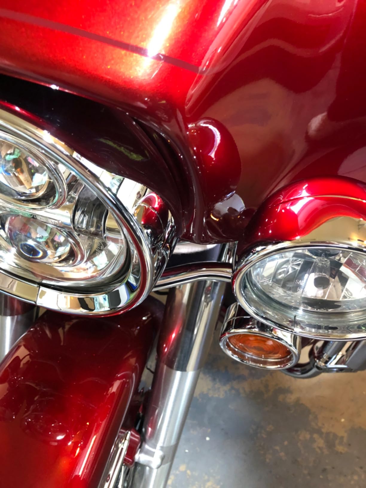 Mothers California Gold All-Chrome, 12 oz. (05222) | Cleans & Polishes Chrome, PVD & Chromed Plastics, Removes Fingerprints, Bugs, Water Spots, Leaves a Protective Barrier customer photo 1