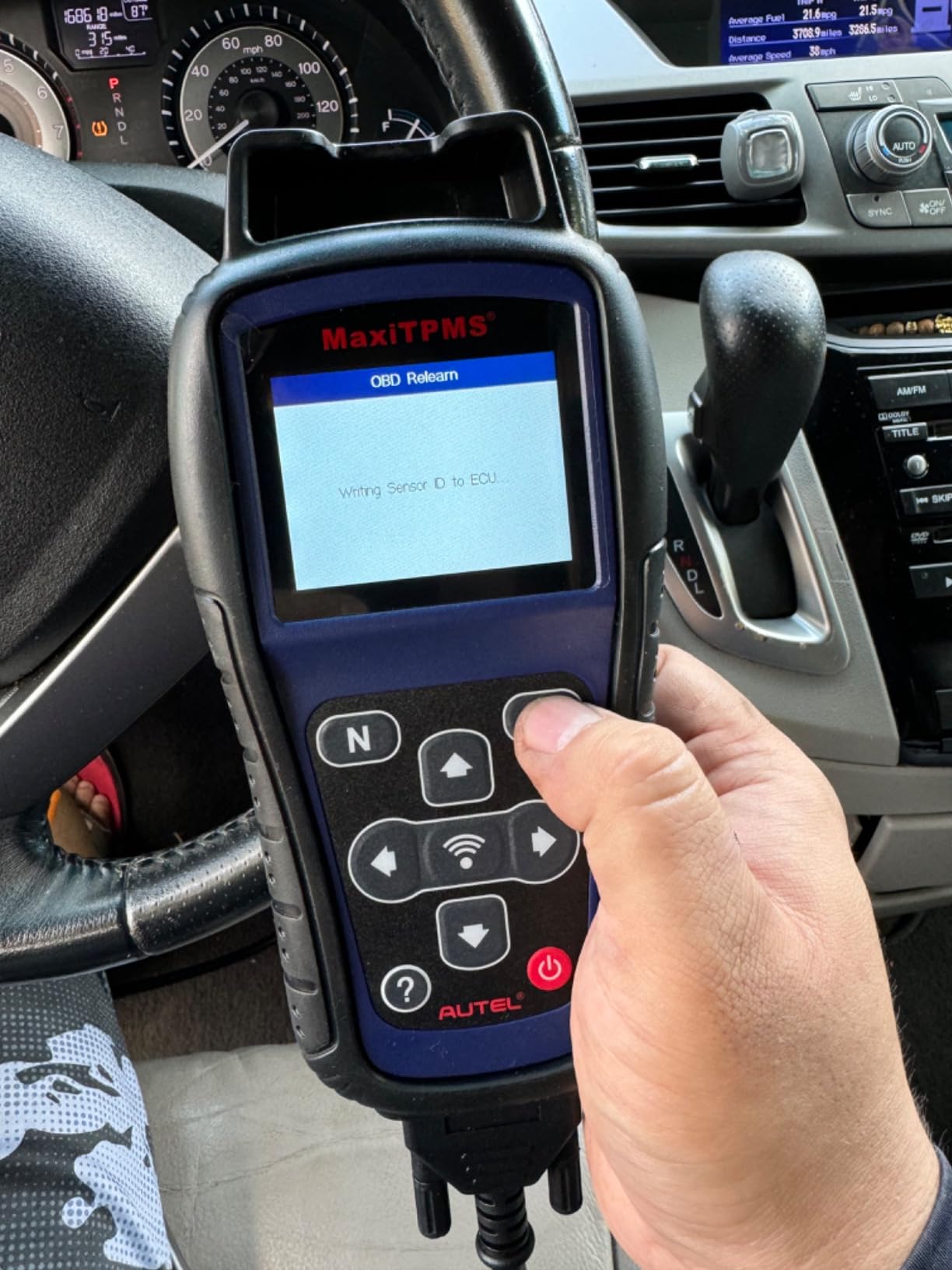 Autel MaxiTPMS TS501 PRO TPMS Programming Tool, Same as TS508, 2026 TPMS Relearn Tool Newer of TS501 TS408S, Activate Relearn 99% Sensors, Program Autel MX-Sensors [315/433MHz], TPMS Reset/Diagnosis customer photo 2