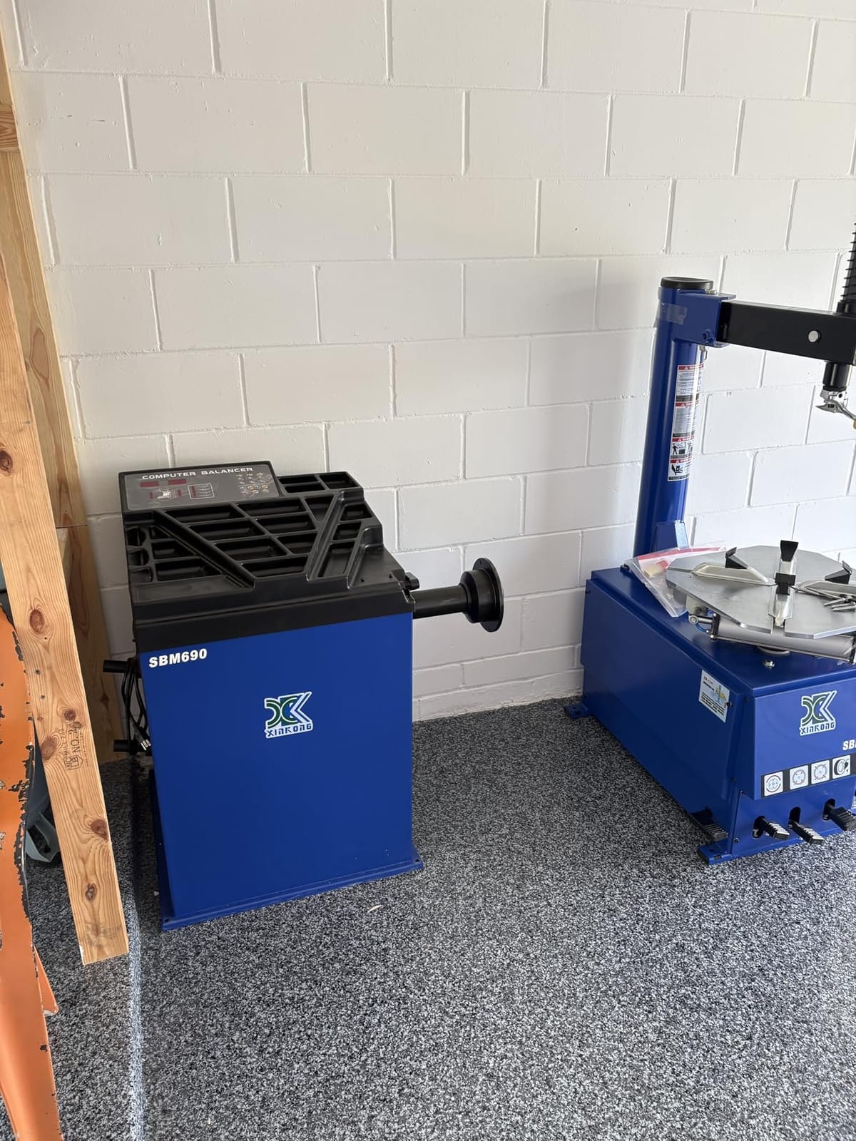 XK-New 2.0 Horsepower Tire Changer Wheel Changers Machine Combo Balancer Rim Clamp 580-690 with 36 Month Part Replacements customer photo 1