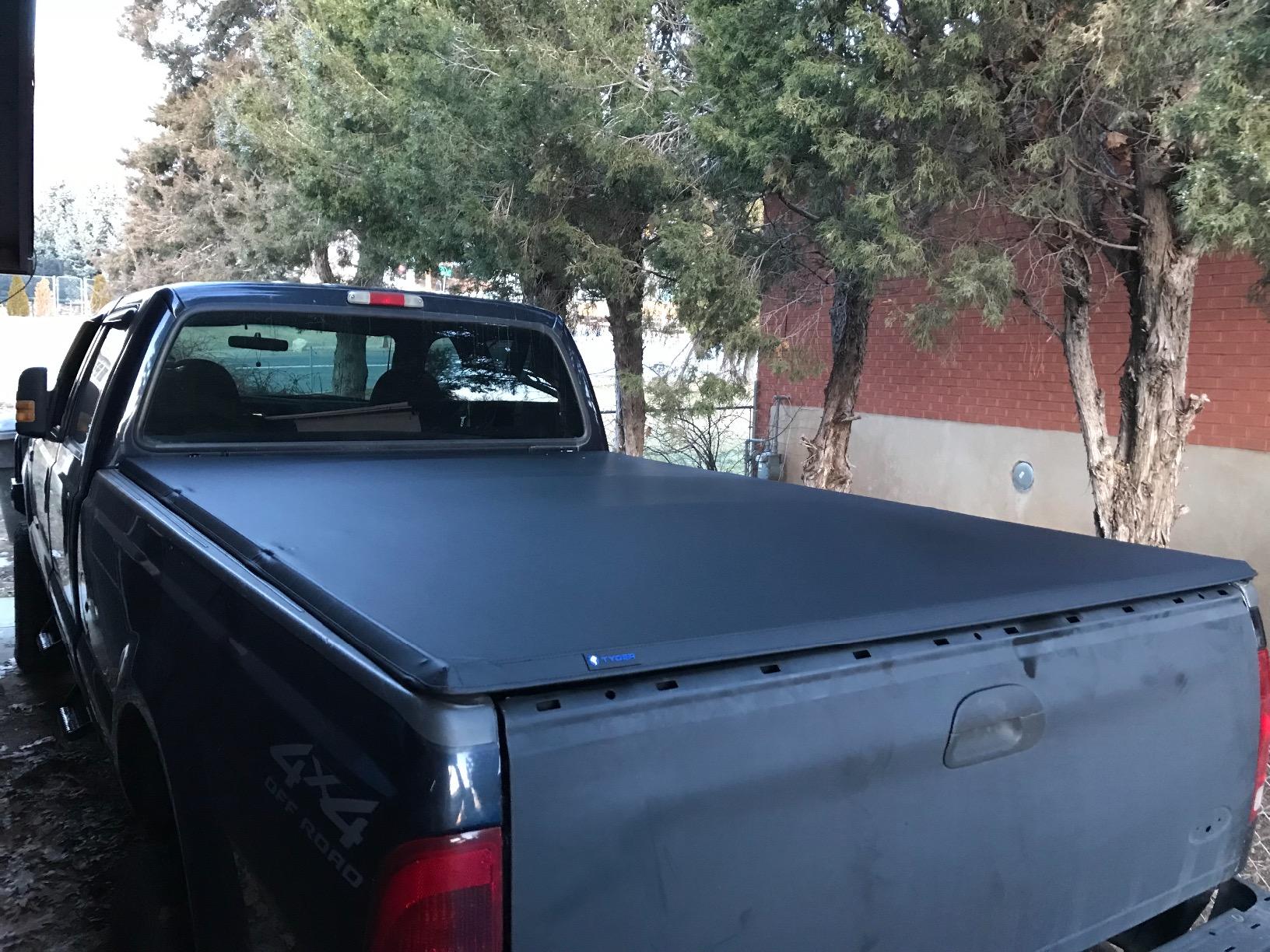 Tyger Auto T3 Soft Tri-fold Truck Bed Tonneau Cover Compatible with 2017-2026 Ford F-250 F-350 Super Duty | 6.75' (82