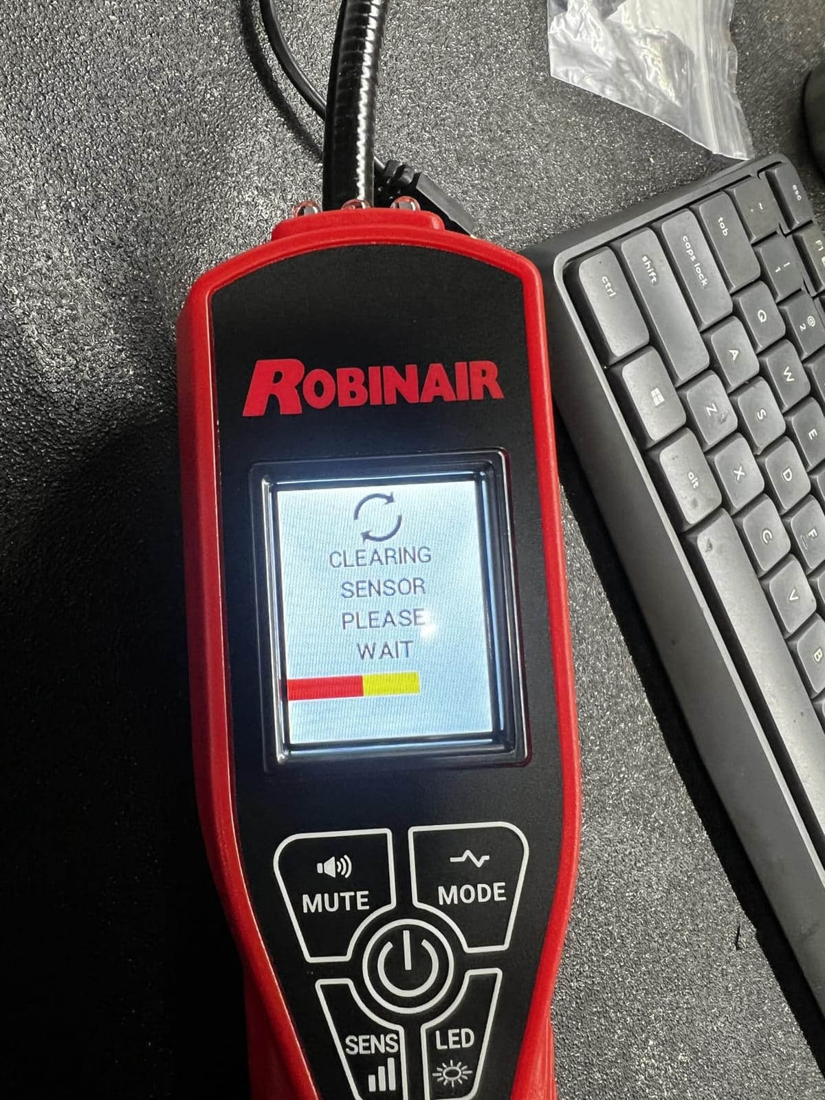 Robinair LD7 Premium Refrigerant Leak Detector | With Color Graphic Display and Sweep Mode - Compatible with Most Common Refrigerants, Including R-1234yf and R-134a customer photo 1