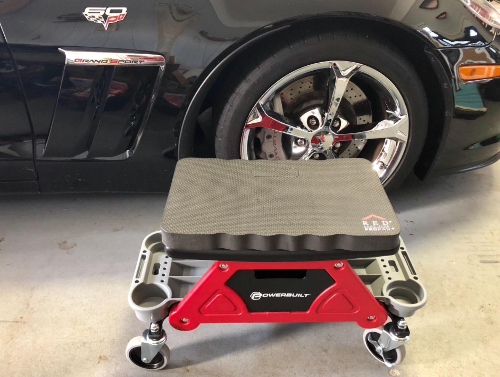 Powerbuilt Heavy Duty Roller Mechanics Seat and Brake Stool with 4-in. Rubber Swivel Casters - 300 lb Capacity customer photo 1