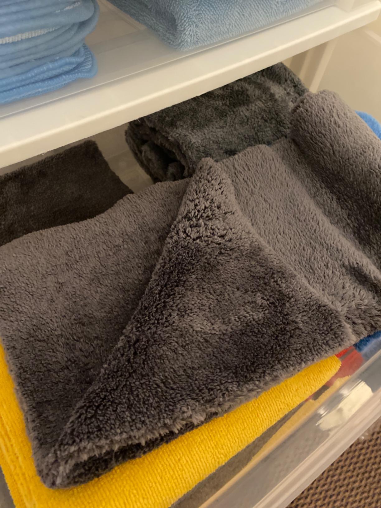 The Rag Company - Eagle Edgeless 600 - Professional Korean 70/30 Blend Super Plush, Microfiber Auto Detailing Towels, Buffing & Polishing, 600gsm, 16in x 16in, Dark Grey (3-Pack) customer photo 2