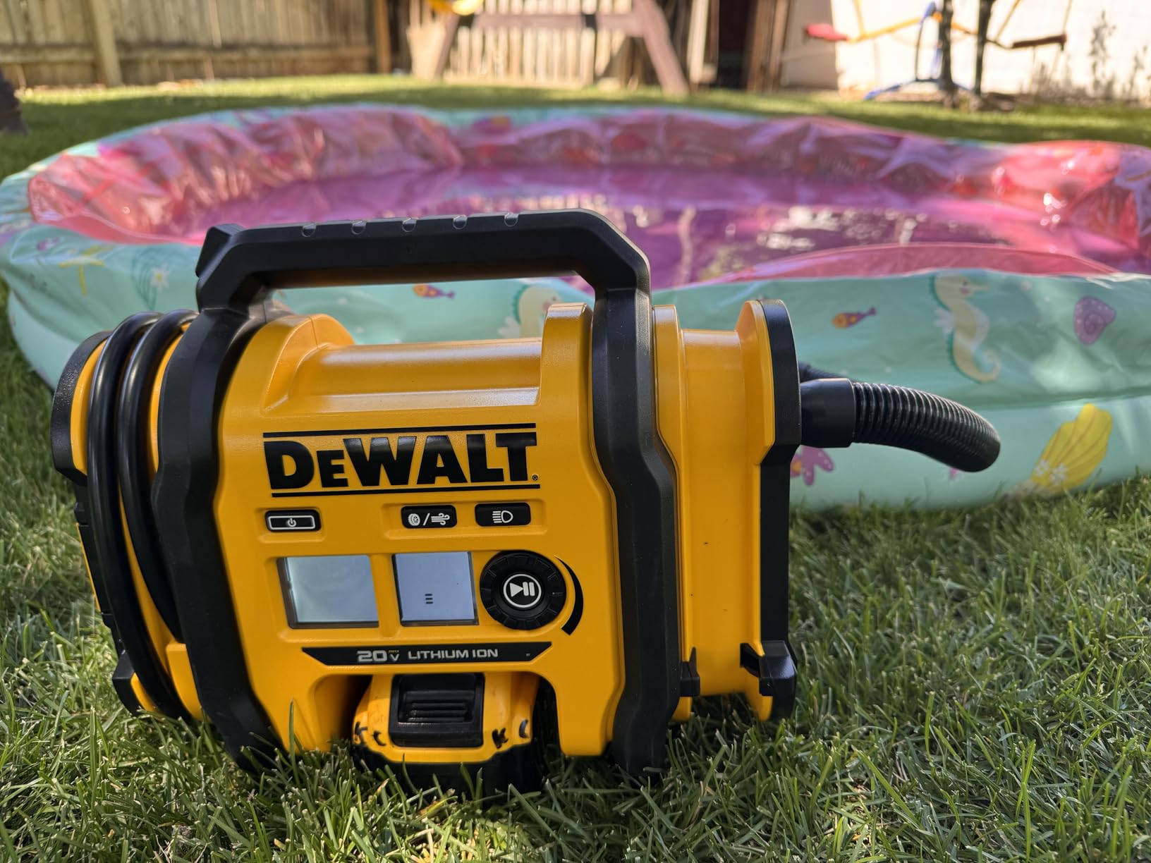 DEWALT Tire Inflator Portable Air Compressor 20V MAX, Car Air Pump with Automatic Shut Off, LED Light, Tool Only (DCC020IB) customer photo 1
