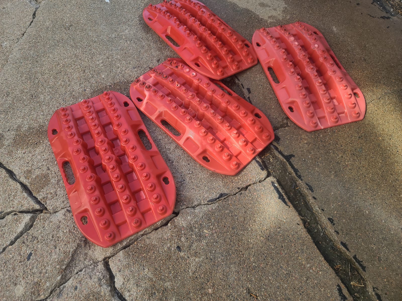 BUNKER INDUST Off Road Traction Boads, 2 Pcs Short Recovery Track Traction Mats for 4WD Mud, Sand, Snow Ramps-Red Tire Traction Tool (Without Strap) customer photo 2
