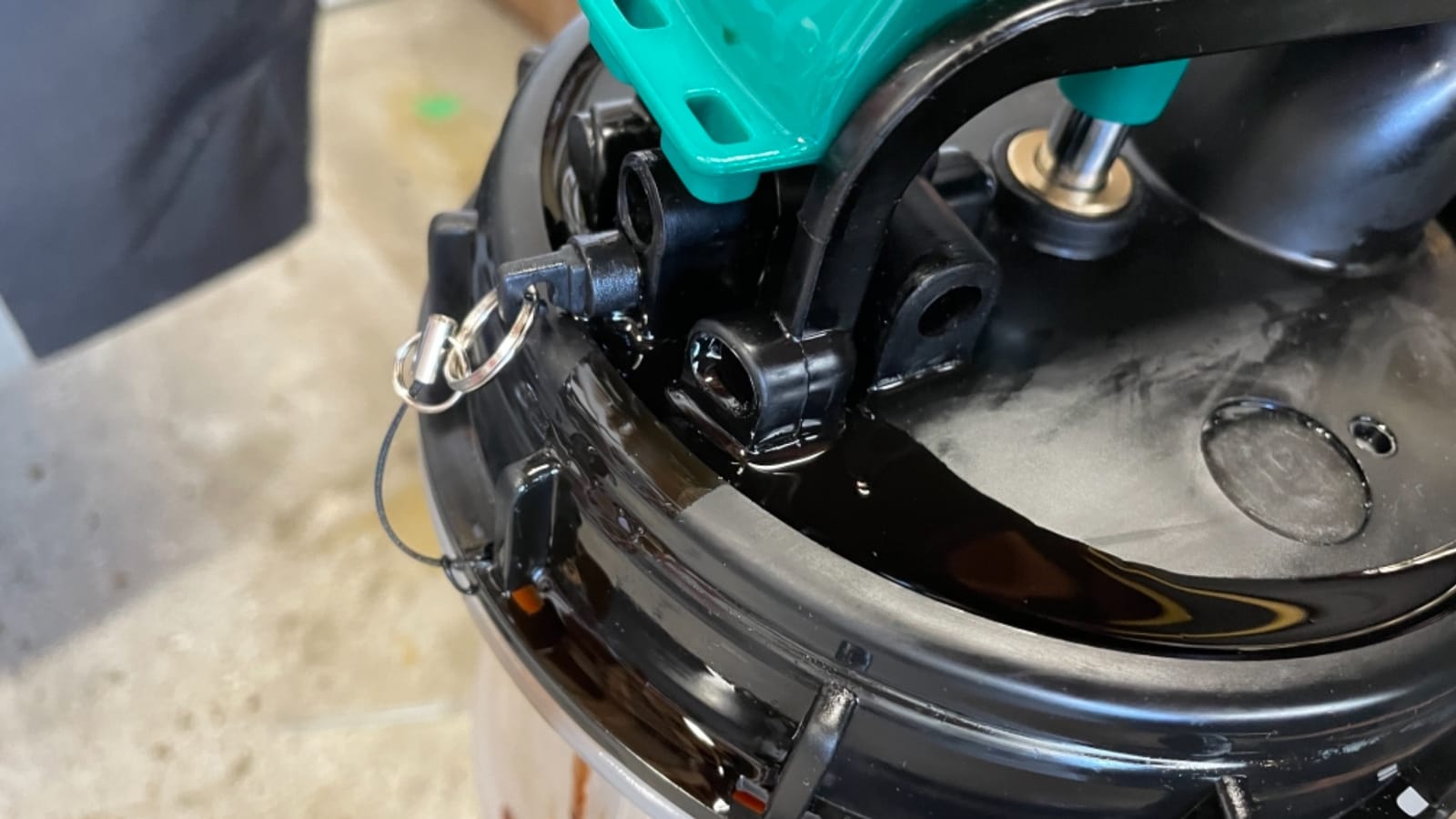 OEMTOOLS Manual Fluid Extractor Pump, 8L Oil Extractor Pump, 5ft Hose customer photo 2