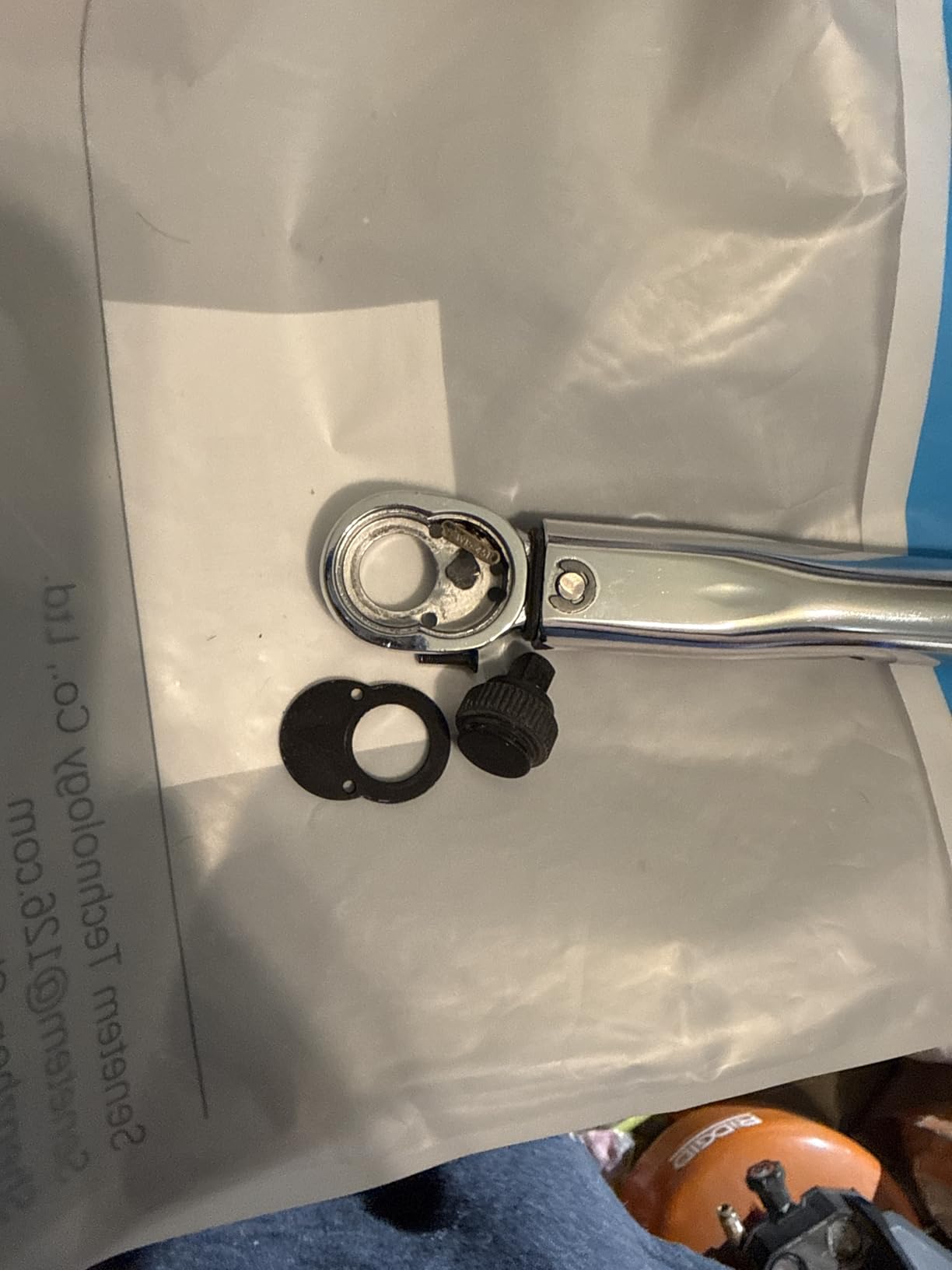 Amazon Basics 1/4-Inch Drive Click Torque Wrench, 35-200 in.-lb/3.95-22.5 Nm customer photo 1