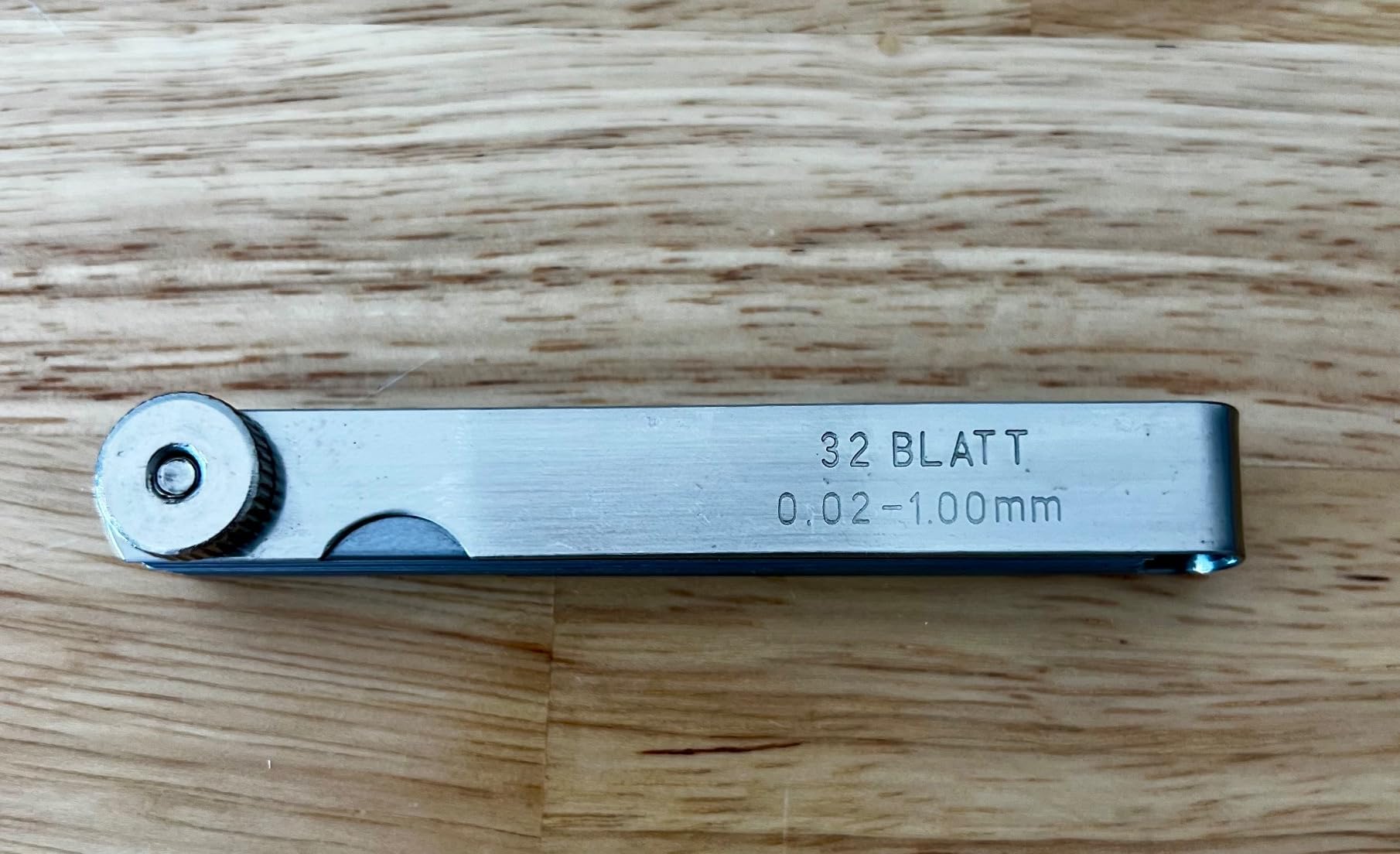 Stainless Steel Feeler Gauge Universal Standard SAE and Metric Offset Valve Thickness Gauge 32-Piece Blade Tool for Measuring Gap Width/Thickness customer photo 2