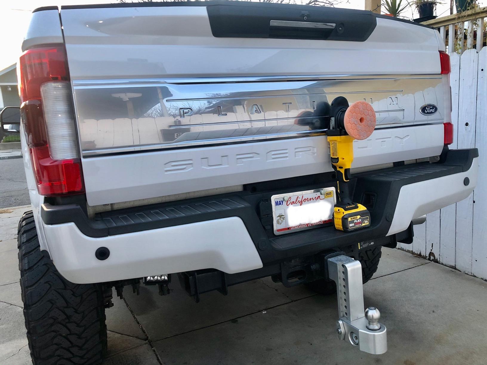 DEWALT 20V MAX* XR Cordless Polisher, Variable-Speed, Random Orbit, 5-Inch, Tool Only (DCM848B) customer photo 1