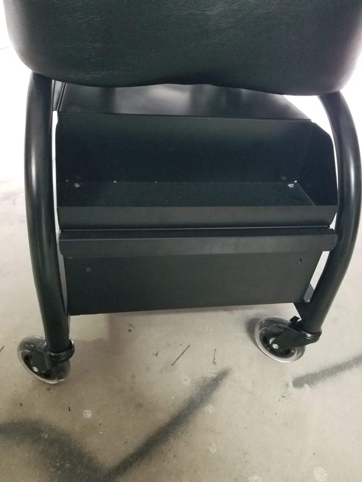 Powerbuilt Professional Car Detailers Mechanics Roller Seat, Heavy Duty Garage Stool with Thick Padded Seat and Backrest, 2 Sliding Storage Drawers, Tool Tray, Can Holders, 3in. Swivel Casters-240299 customer photo 2