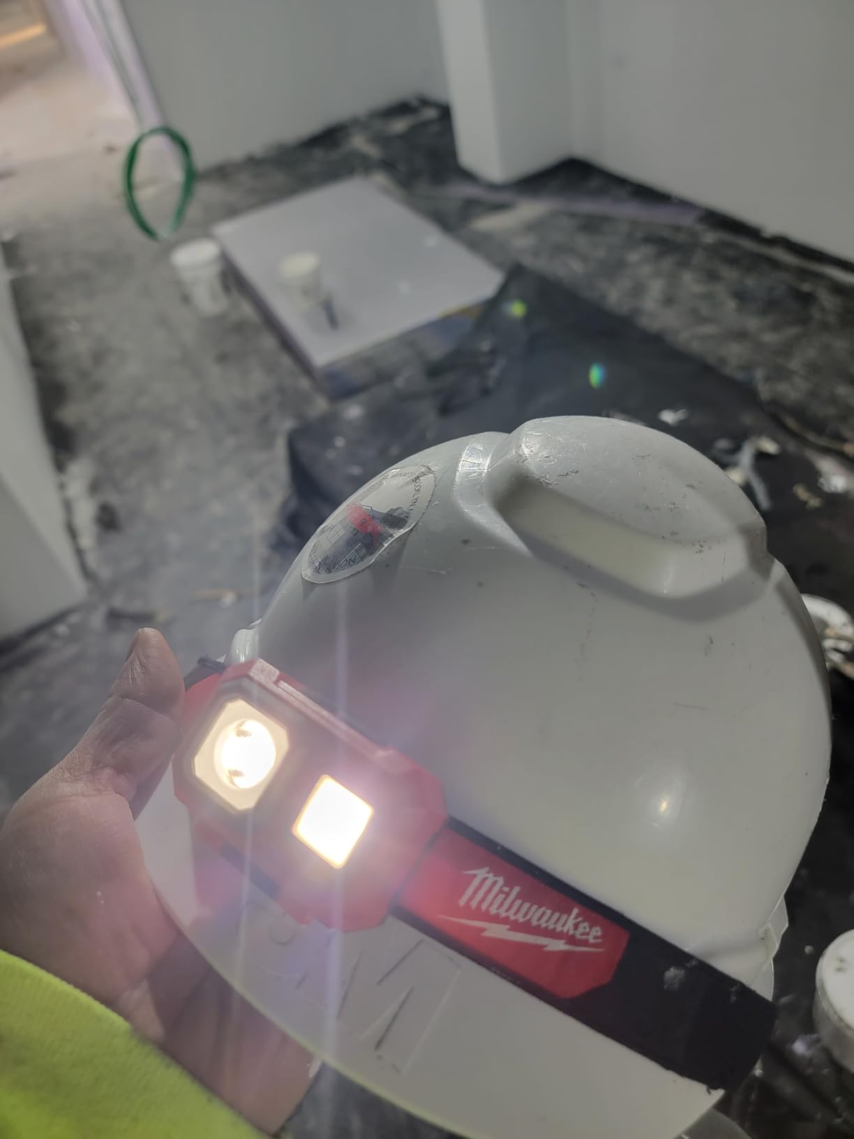 Milwaukee 2104 Spot Flood 450 Lumens Adjustable Hard Hat Headlamp customer photo 1