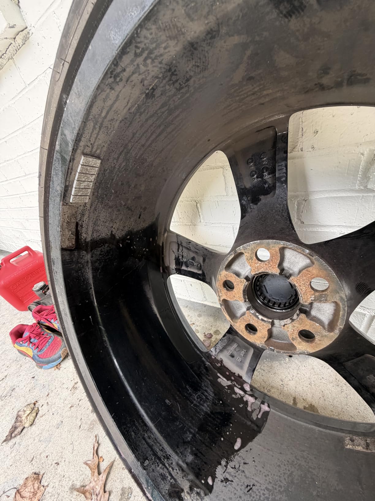 SONAX Beast Wheel Cleaner | Color-Changing Formula for Wheels & Rims | Dissolves Baked-On Contamination, Road Grime & Iron Particles | Safe for Factory and Aftermarket Finishes | 1 Liter | 33.8 oz customer photo 2