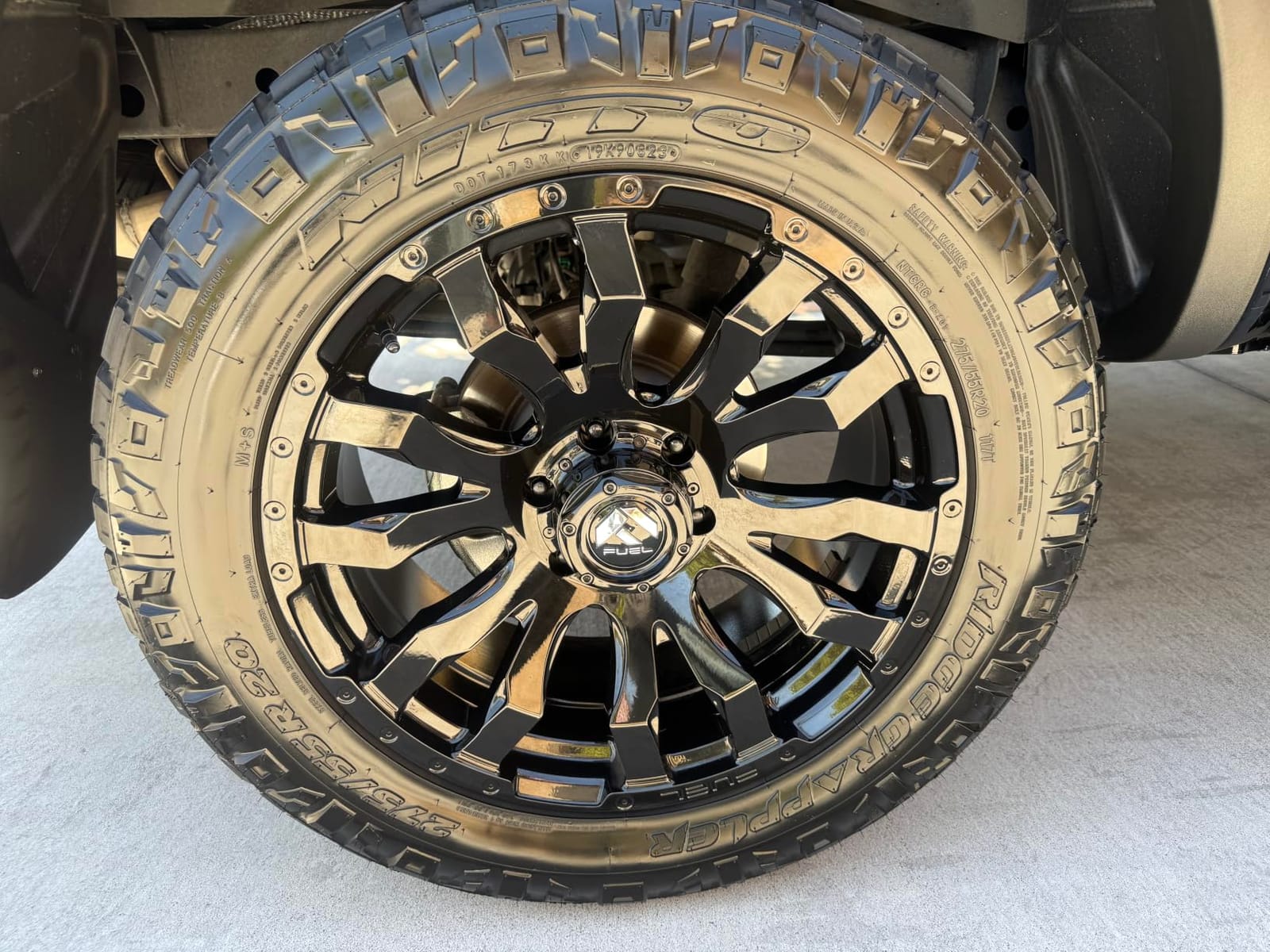 Adam's Polishes Graphene Tire Dressing - Deep Black Finish W/Graphene Non Greasy Car Detailing | Use W/Tire Applicator After Tire Cleaner & Wheel Cleaner | Ceramic Coating Like Tire Protection (16oz) customer photo 2