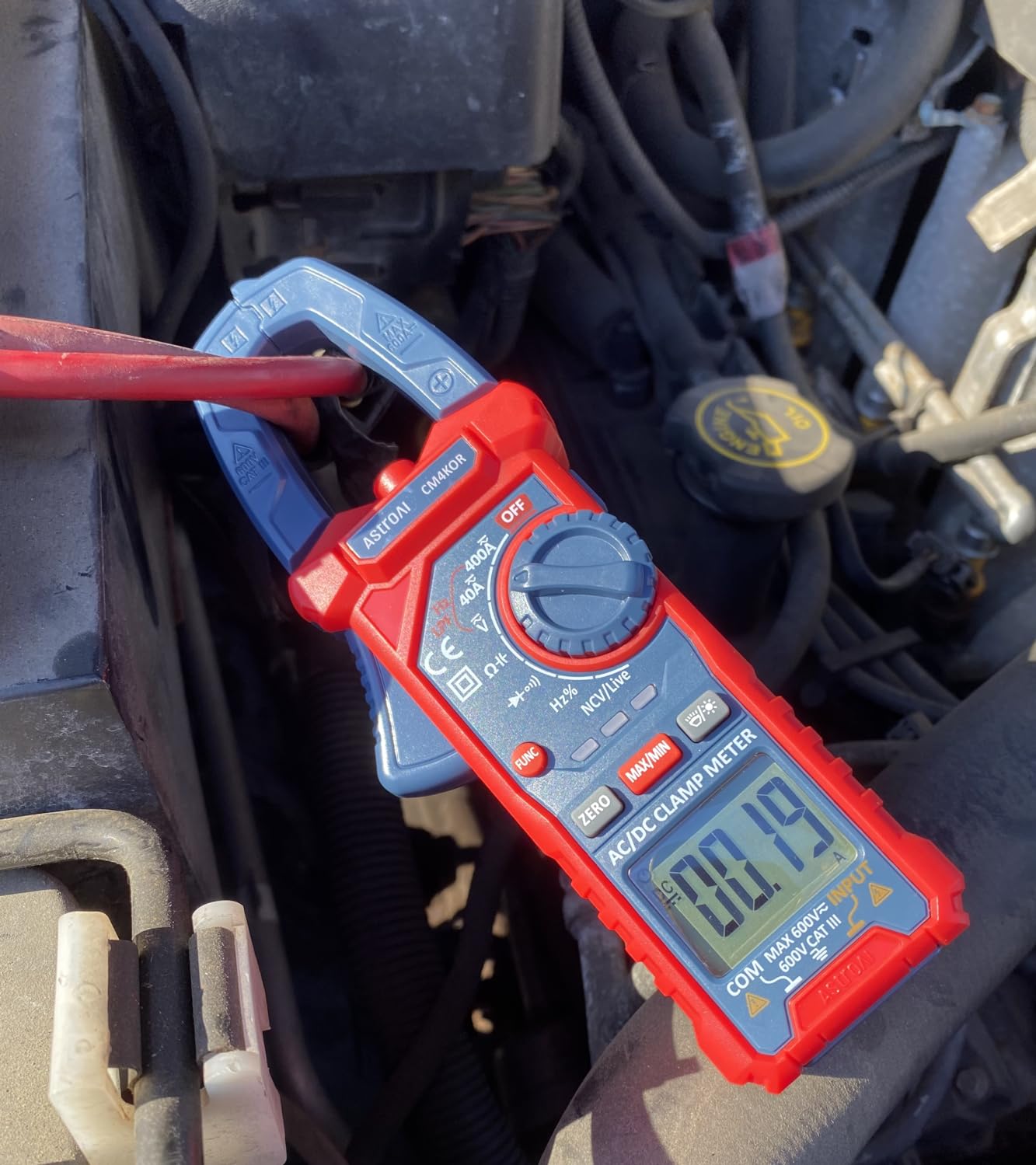 AstroAI Digital Clamp Meter Multimeter 4000 Counts Auto-ranging Amp Tester Measuring AC/DC Voltage & Current, Resistance, Capacitance, Frequency, Continuity, Live Wire Test, NCV Detection, Blue customer photo 2