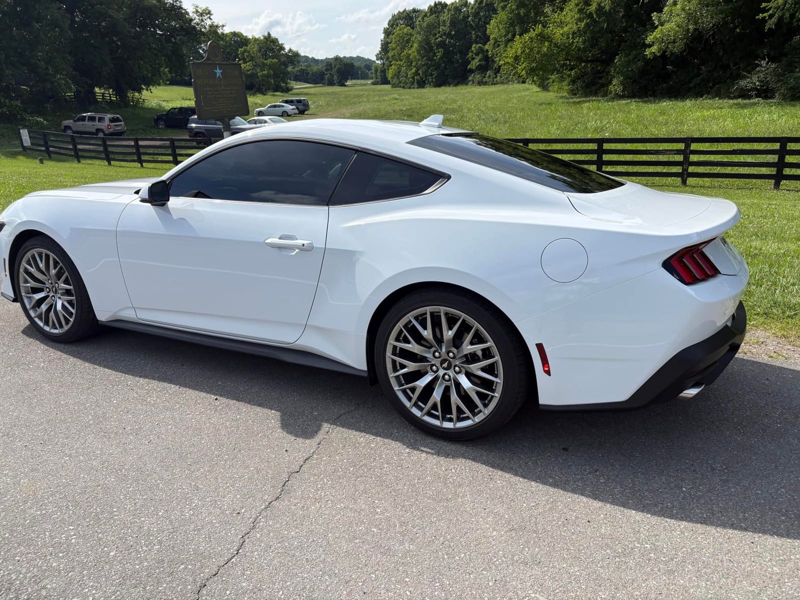 Ultra Lock + - 16oz | SiO2-Infused Advanced Polymer Sealant for Long-Lasting Paint Protection and High Gloss Finish customer photo 2