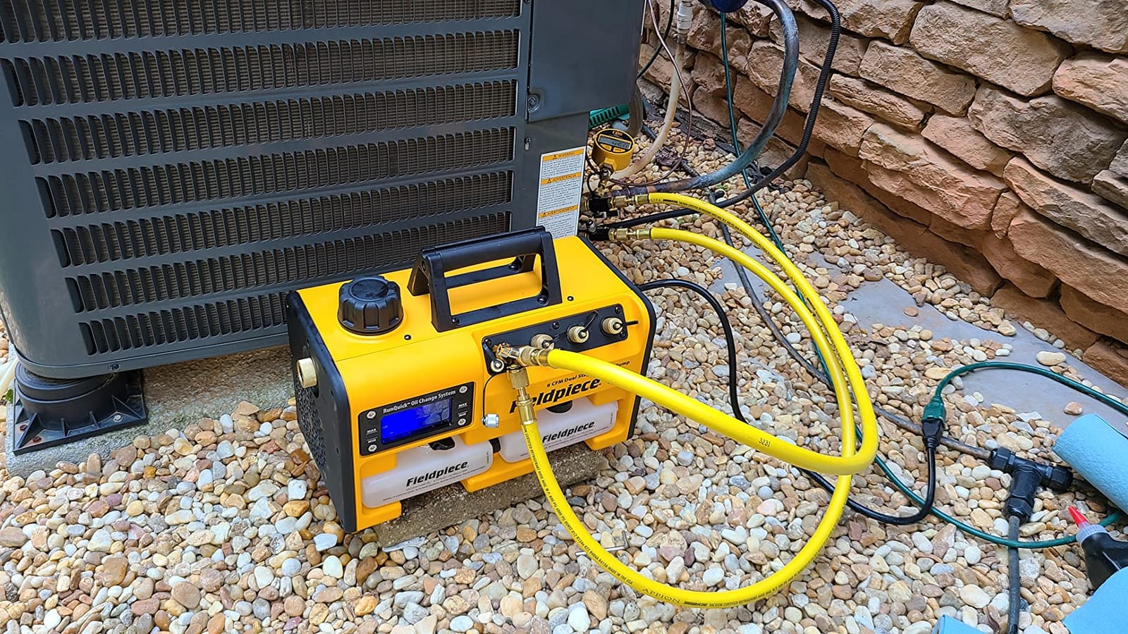 Fieldpiece VP67 Vacuum Pump - 6 CFM, 1/2 HP DC Motor, RunQuick Oil Change System - Portable - Professional HVAC Tool - A2L Compatible customer photo 2