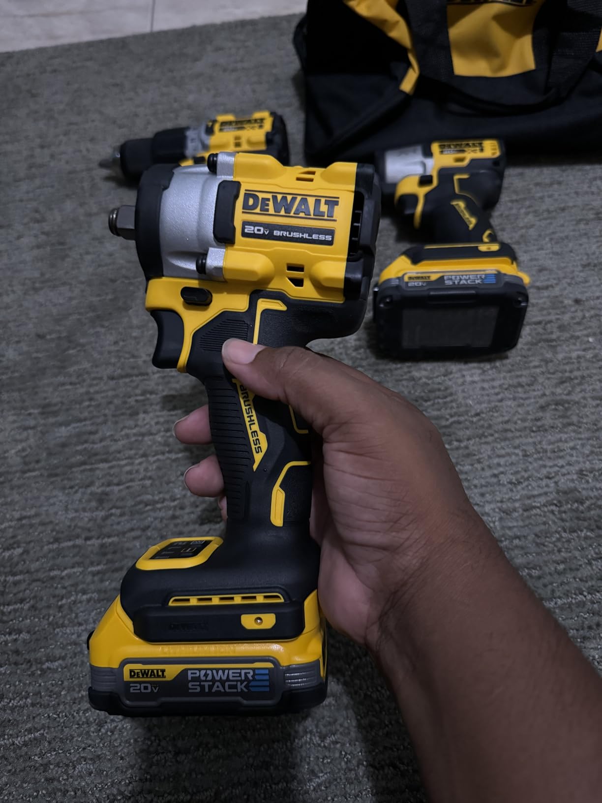 DEWALT ATOMIC 20V MAX 1/2 in. Cordless Impact Wrench with Hog Ring Anvil (Tool Only) (DCF921B) customer photo 1