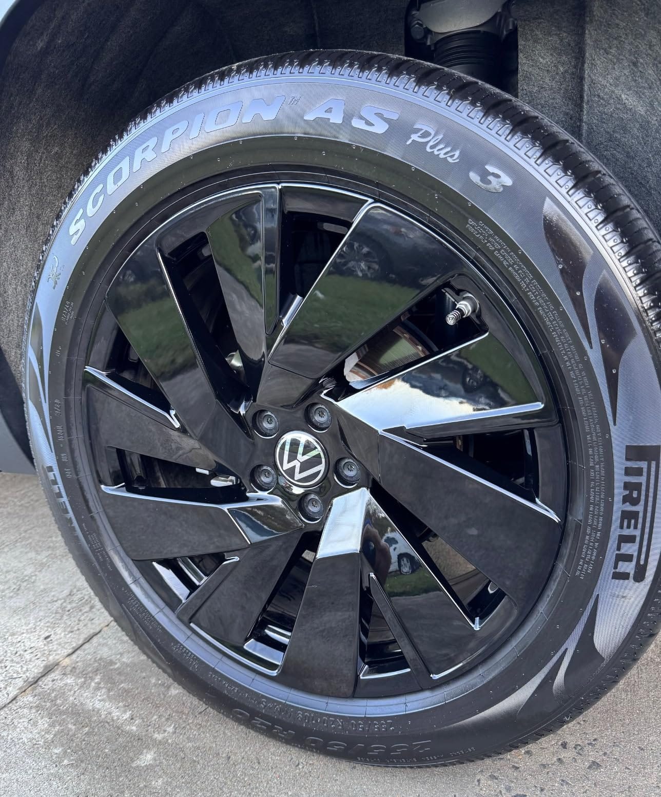 Chemical Guys, HydroSpin Wheel & Rim Ceramic Coating Spray for Rims, 16 oz | Ceramic spray shields wheels, rims and brake parts with a hydrophobic shine that helps grime rinse away customer photo 2