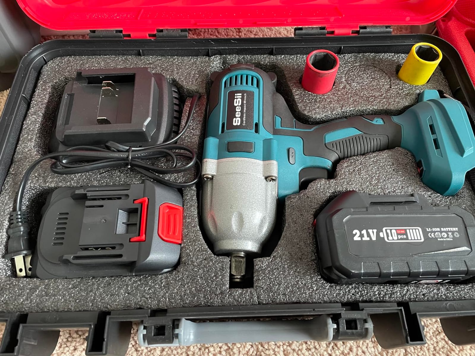 Seesii Impact Wrench 665 FT-LBS (900N.m) 3300IPM 1/2 Impact Gun High Torque Electric Impact Driver Cordless Impact Wrench with 21V 2x4.0Ah Battery 6 Sockets & Case for Home Car Tire Lug Nut Removal Tool customer photo 1
