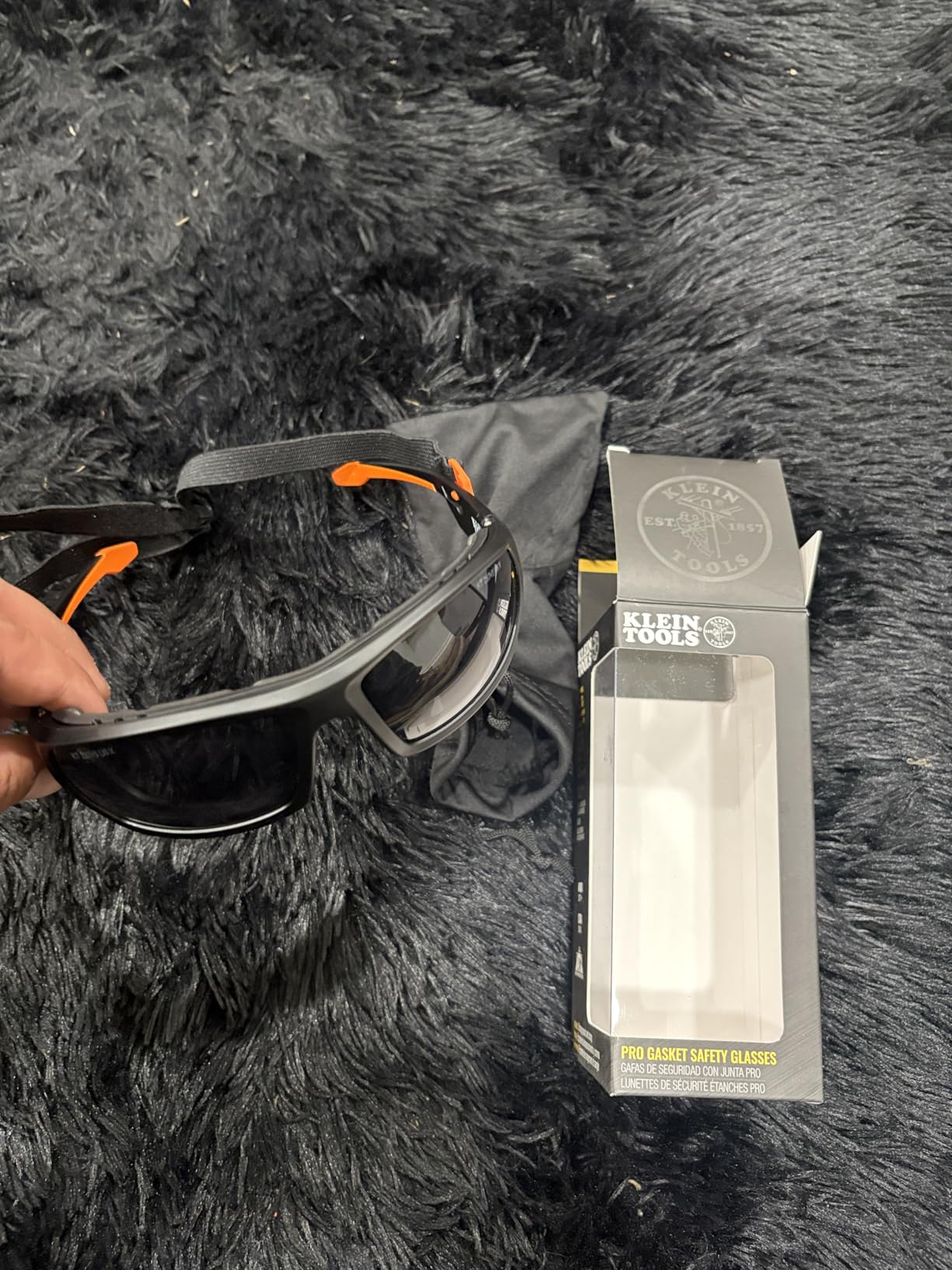 Klein Tools 60471 Safety Glasses, ANSI Z87.1+ Pro Full Frame Gasket Safety Glasses, Gray Lens, UV Protection, Anti-Fog, Scratch Resistant customer photo 2