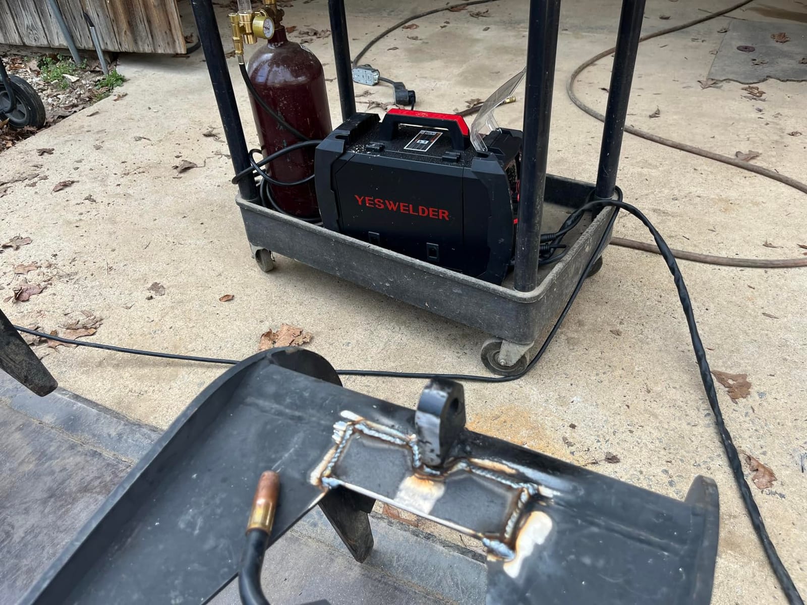 YESWELDER 160A MIG Welder, 110V/220V Dual Voltage, 4 in 1 Gas MIG/Flux Core MIG/Lift TIG/Stick Multiprocess customer photo 1