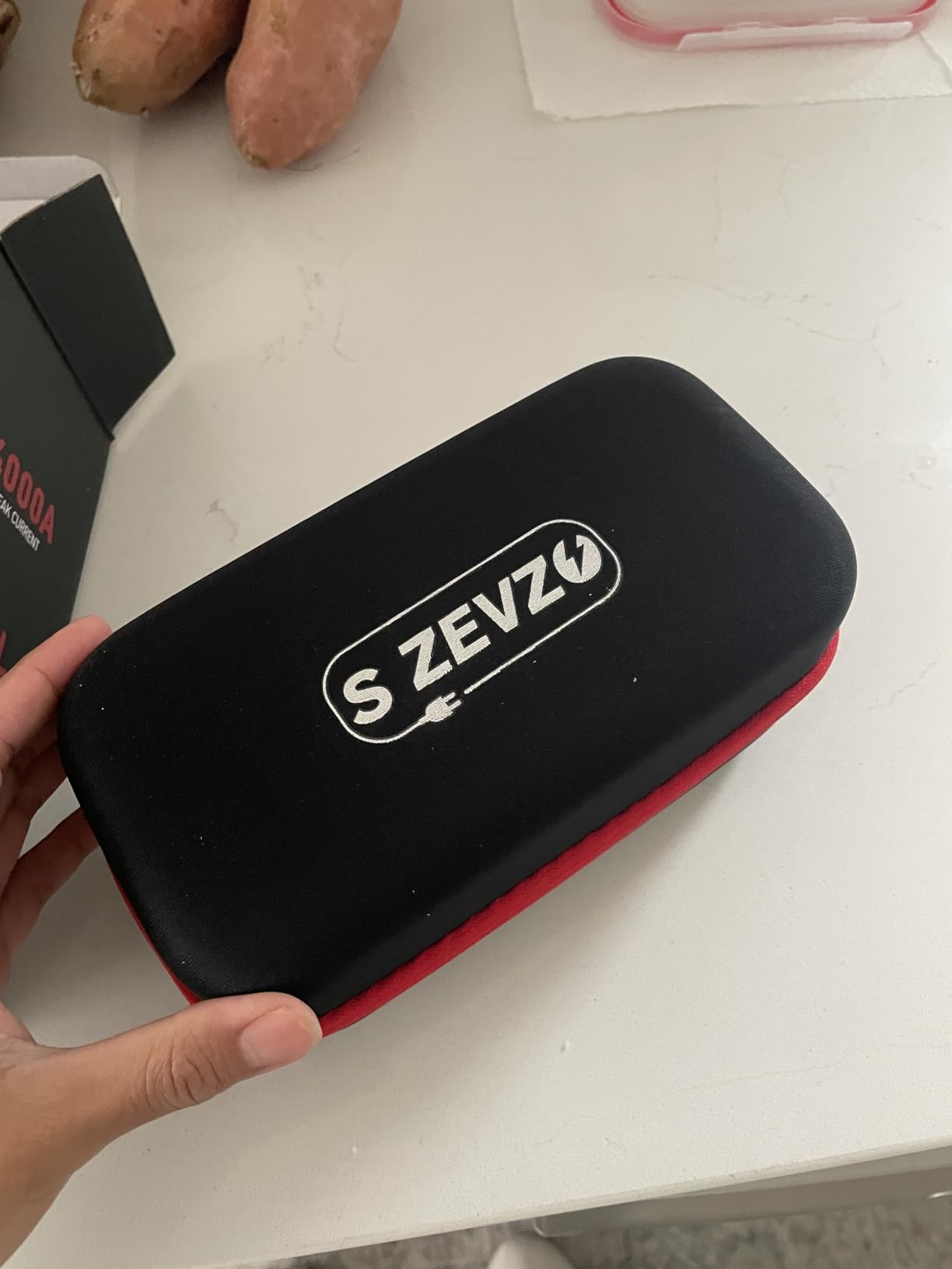 S ZEVZO ET03 Car Jump Starter 4000A Jump Starter Battery Pack for Up to 8.0L Gas and 7.0L Diesel Engines, 74Wh Portable 12V Jump Box with USB Ports, LCD Display, Storage Case, and LED Light customer photo 1