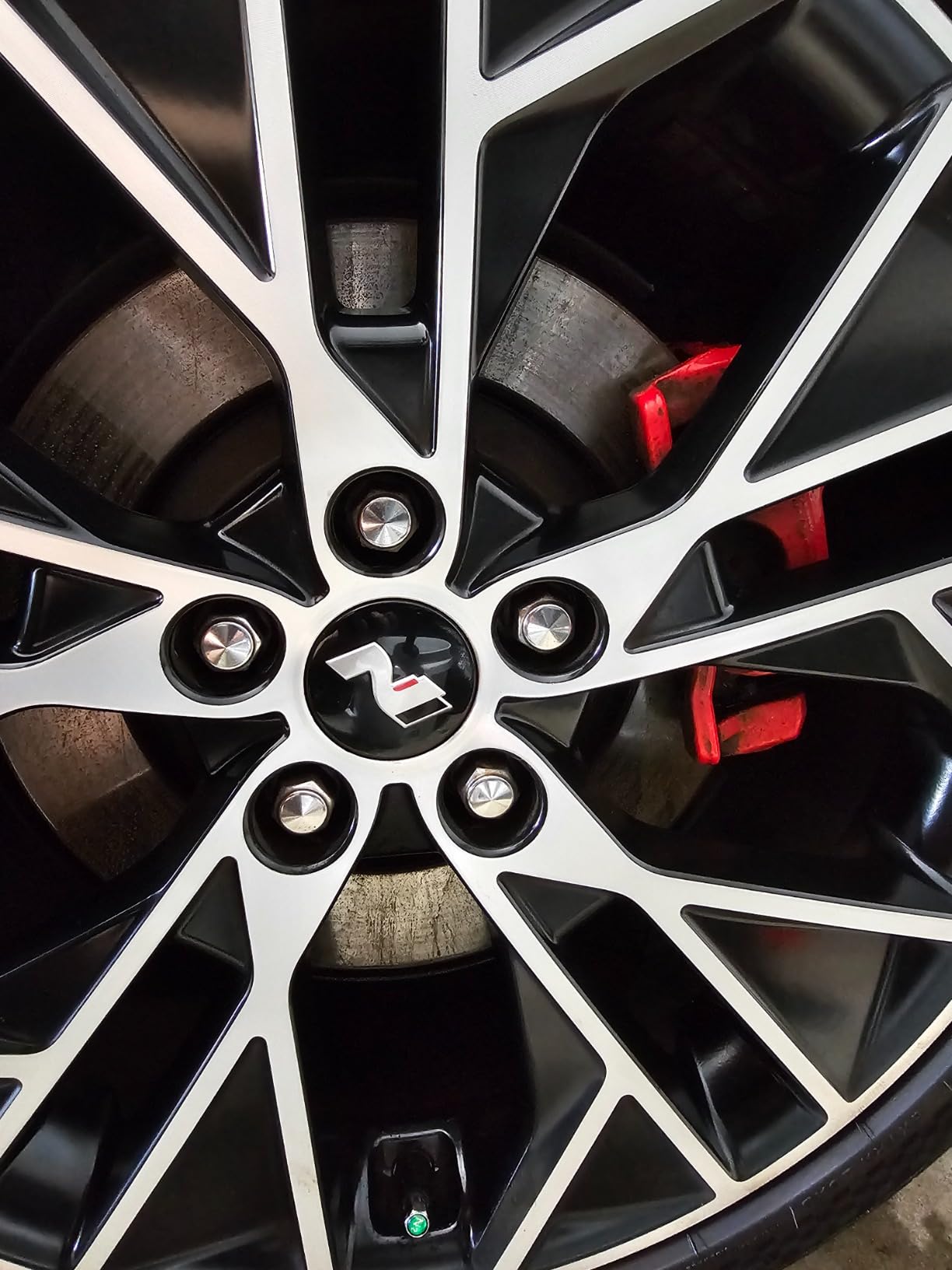 3D GLW Series Wheel & Tire Cleaner - Deep Cleaning All-in-One Formula | Removes Brake Dust, Grime, Tire Browning | Safe on All Wheels | 16 oz customer photo 1