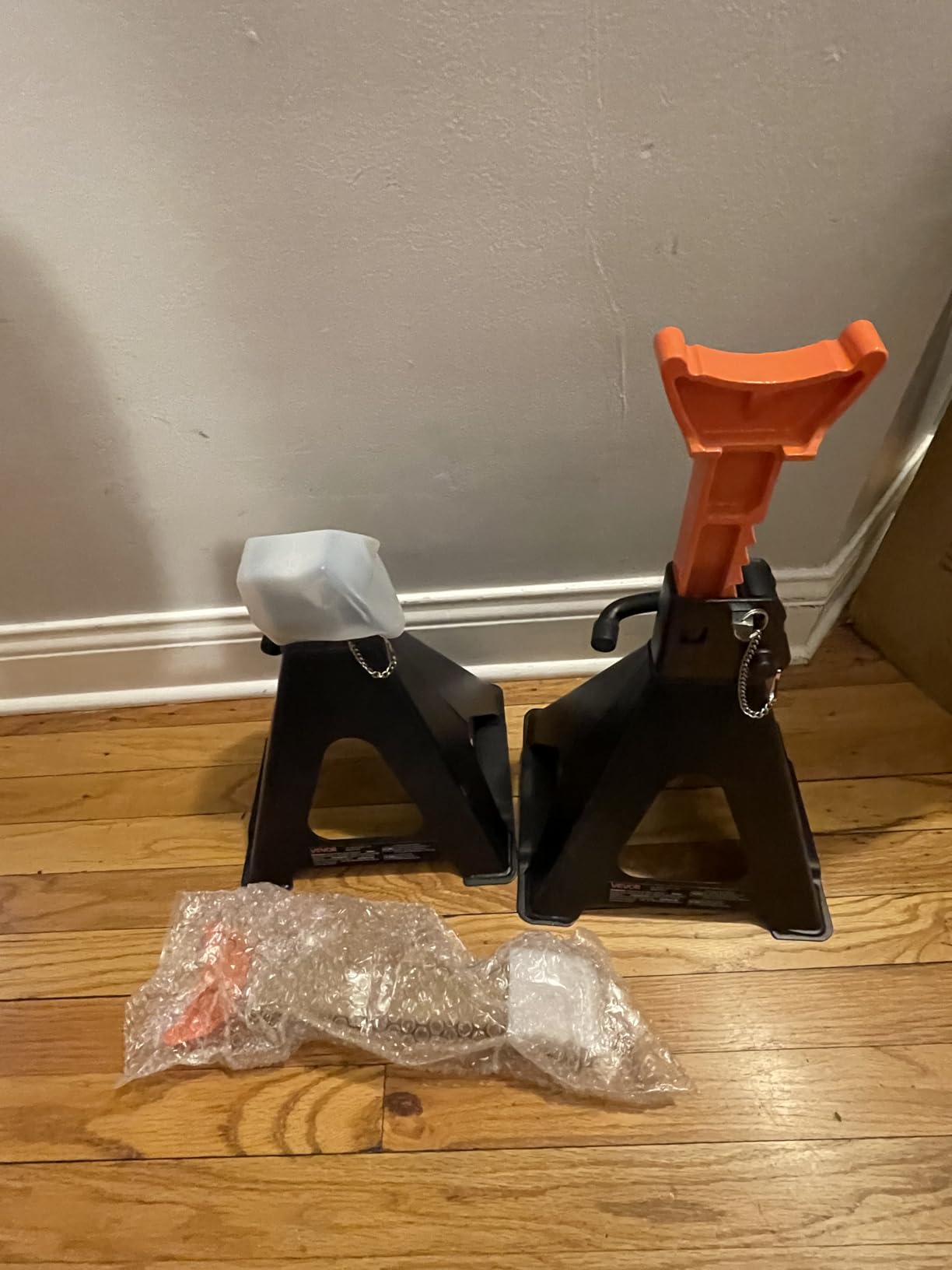 VEVOR Jack Stands, 6 Ton (13,000 lbs) Capacity Car Jack Stands Double Locking, 14.2-23 inch Adjustable Height, for Lifting SUV, Pickup Truck, Car and UTV/ATV, 1 Pair customer photo 1
