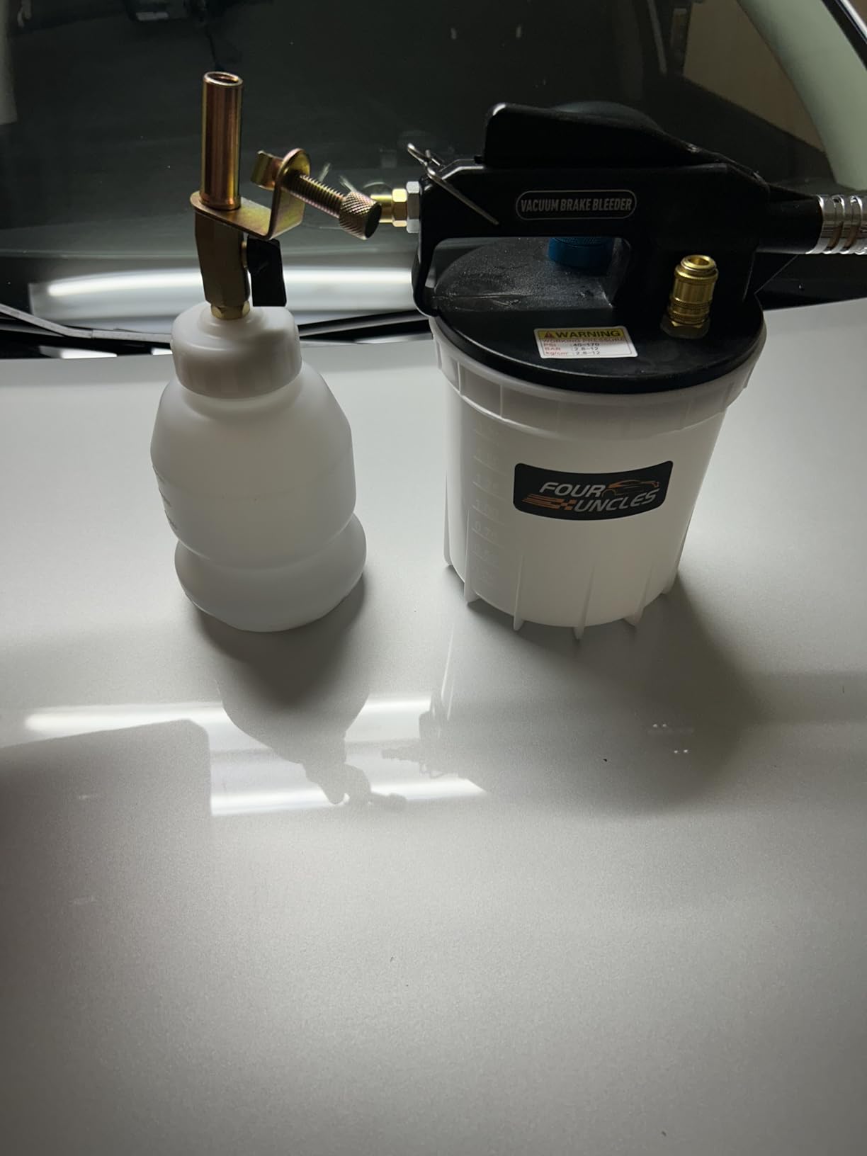 FOUR UNCLES 2L Vacuum Brake Bleeder Pump Kit with 16 PCS Adapter customer photo 1