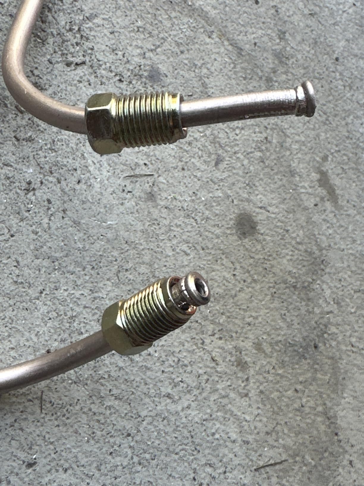 Clatoon Brake Line Double & Single Flaring Tool Kit with Tubing Cutter, 45 Degrees, 5 Adapters customer photo 2