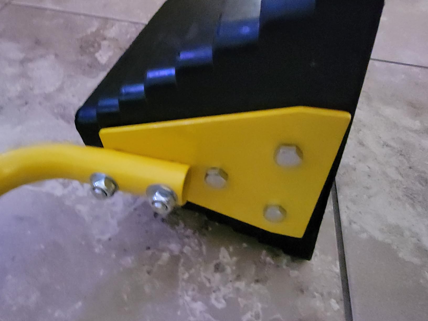 Vergo Industrial Extra Large Wheel Chock 2-Pack - Heavy Duty Molded Rubber XL Wheel Chock for Trucks, Trailers, RVs or Large Freight Equipment - Max Weight Capacity 20 Tons / 40,000 lbs (No Handle) customer photo 1
