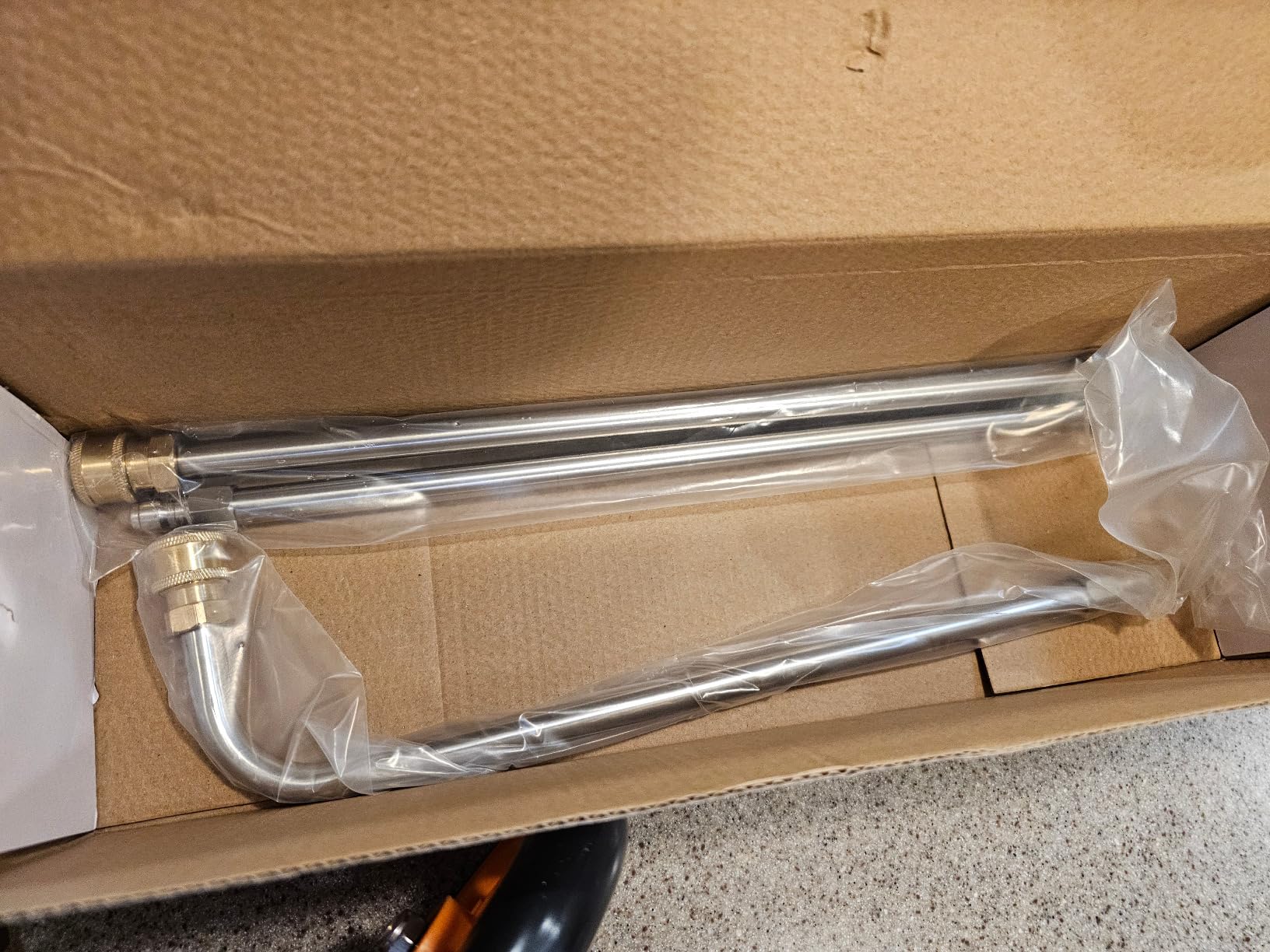 Undercarriage Pressure Washer Attachment with 6 Nozzles, 16