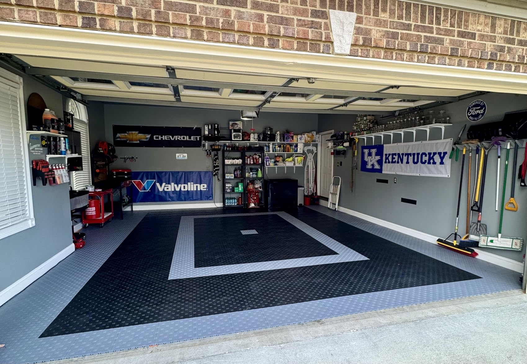 VEVOR Garage Floor Tiles 12 x 12 x 0.53 inch, Interlocking Design Ease of Installation Double-Sided Texture Non-Slip Sturdiness, for Garages, Basements, Repair Shops, Black, 50 Pack customer photo 1
