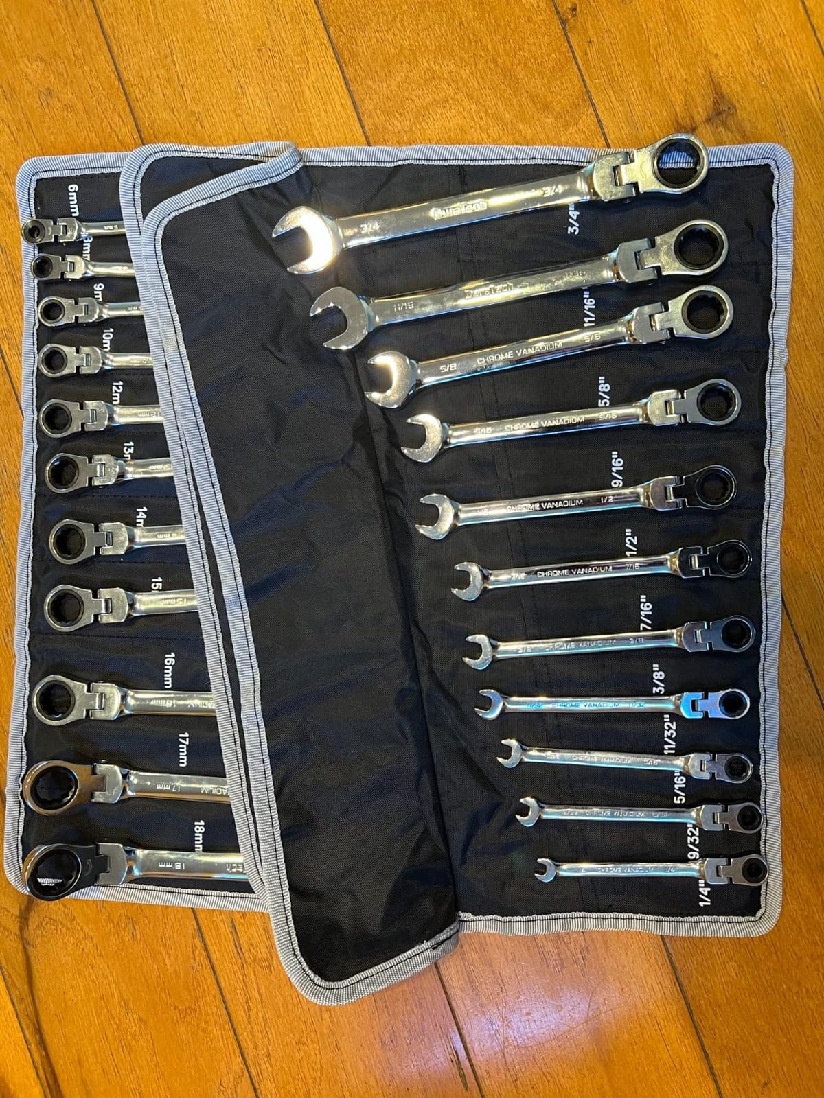DURATECH Flex Head Ratcheting Wrench Set, 22-Piece, Metric & SAE | Combination Wrench Set, 1/4